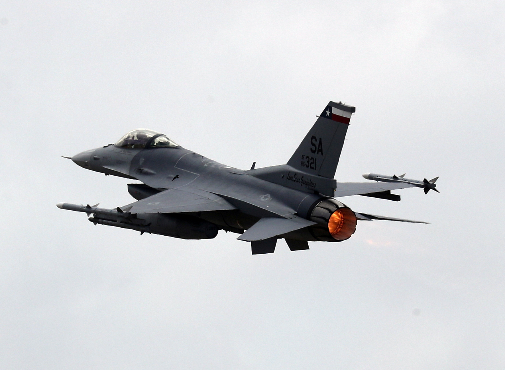 A U.S. Air Force F-16 jet fighter takes off from an airbase during CRUZEX in Natal