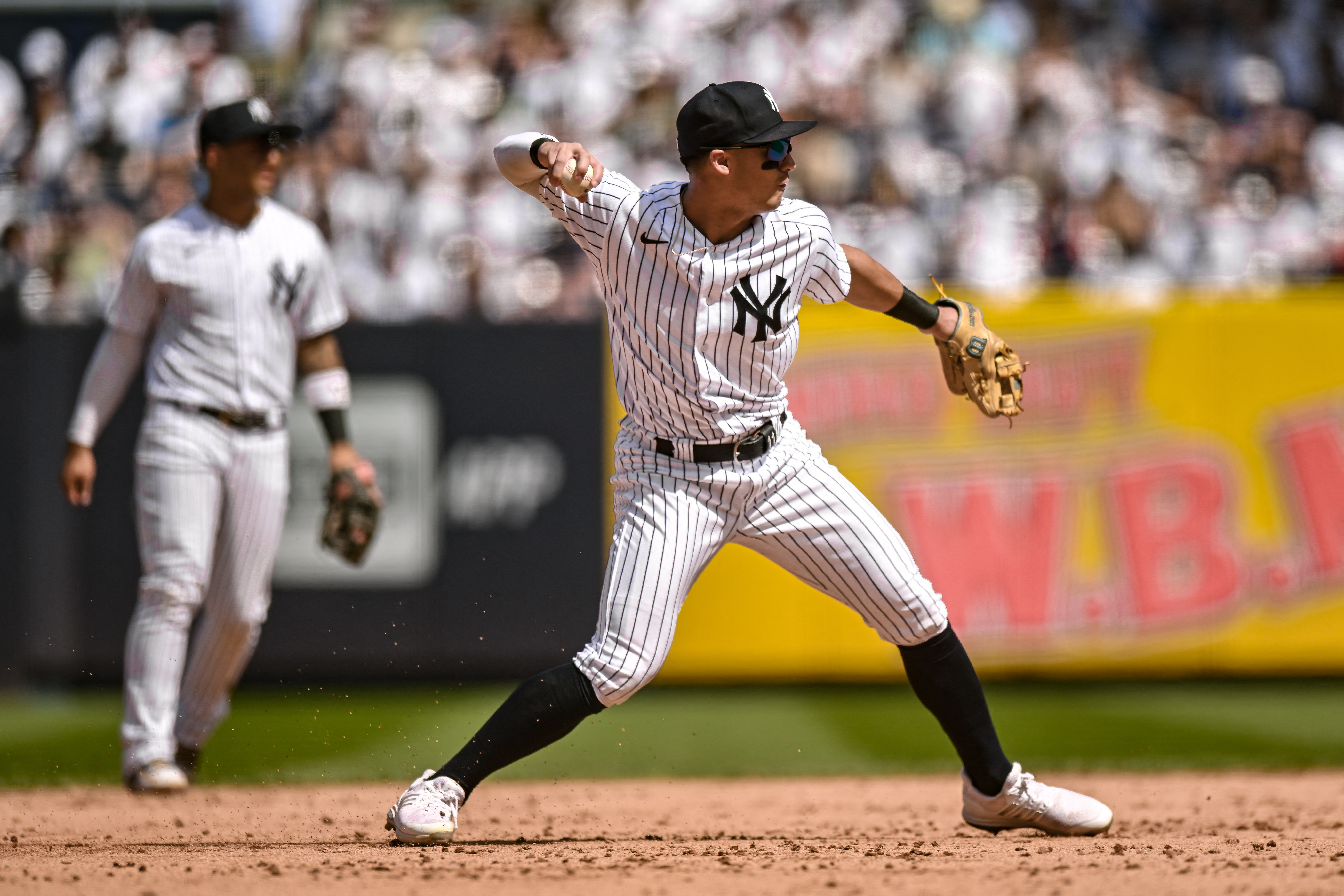 DJ LeMahieu homer, Isiah Kiner-Falefa walk-off hit in 10th inning