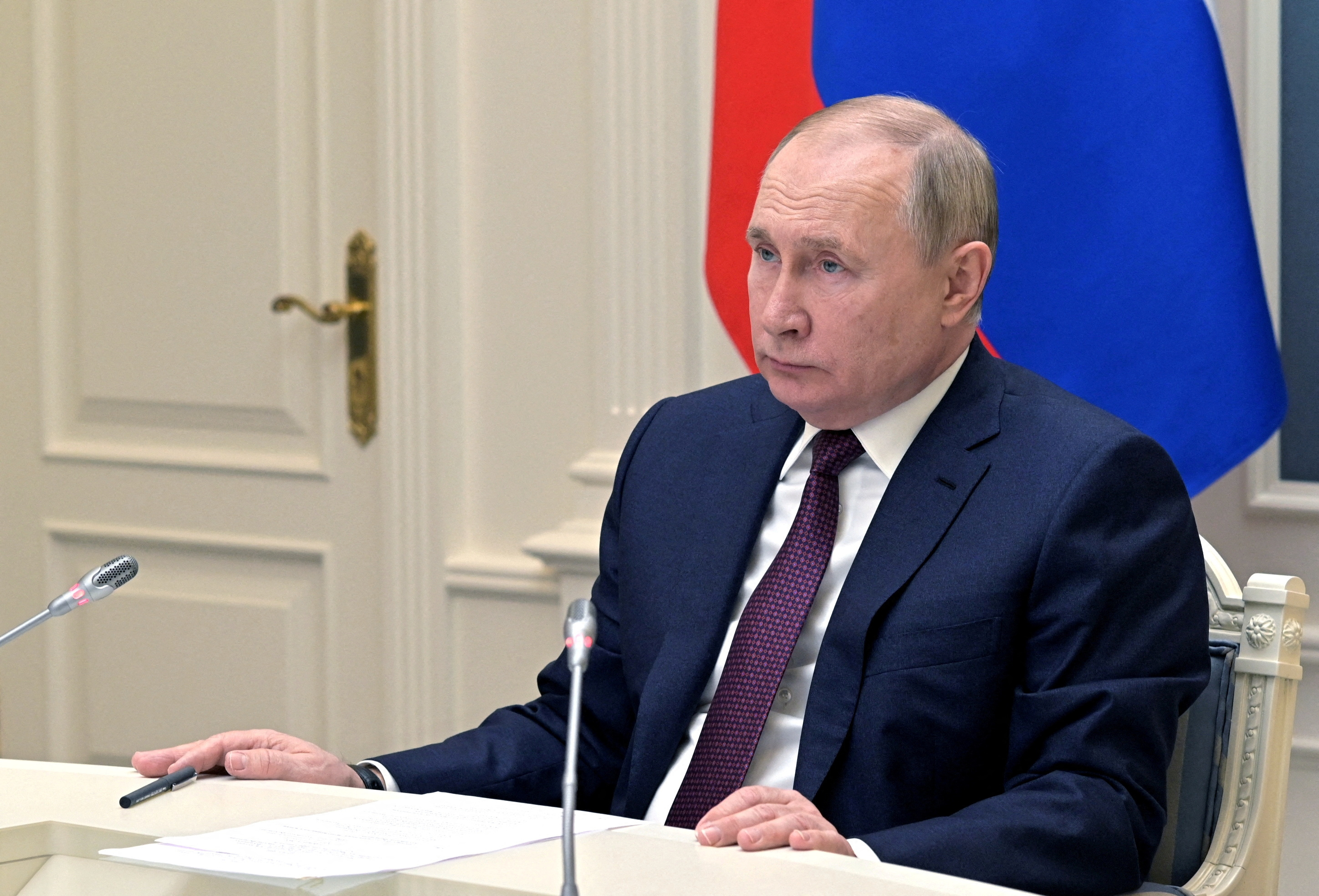 پوتین، رئیس‌جمهور روسیه آغاز پرتاب‌های آموزشی موشک‌های بالستیک را به عنوان بخشی از رزمایش نیروی بازدارندگی استراتژیک در مسکو اعلام کرد.