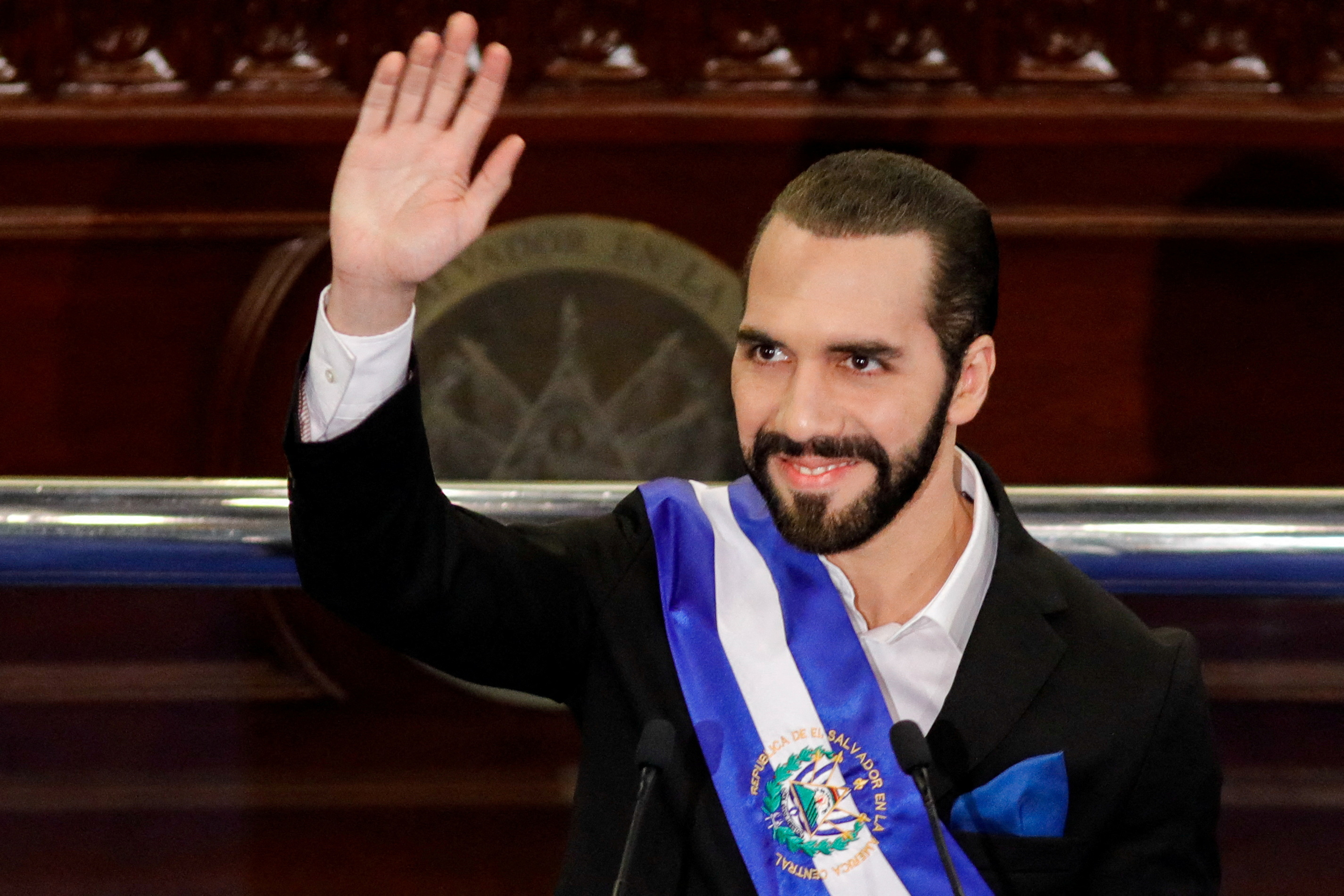 Presidente de El Salvador busca la reelección.