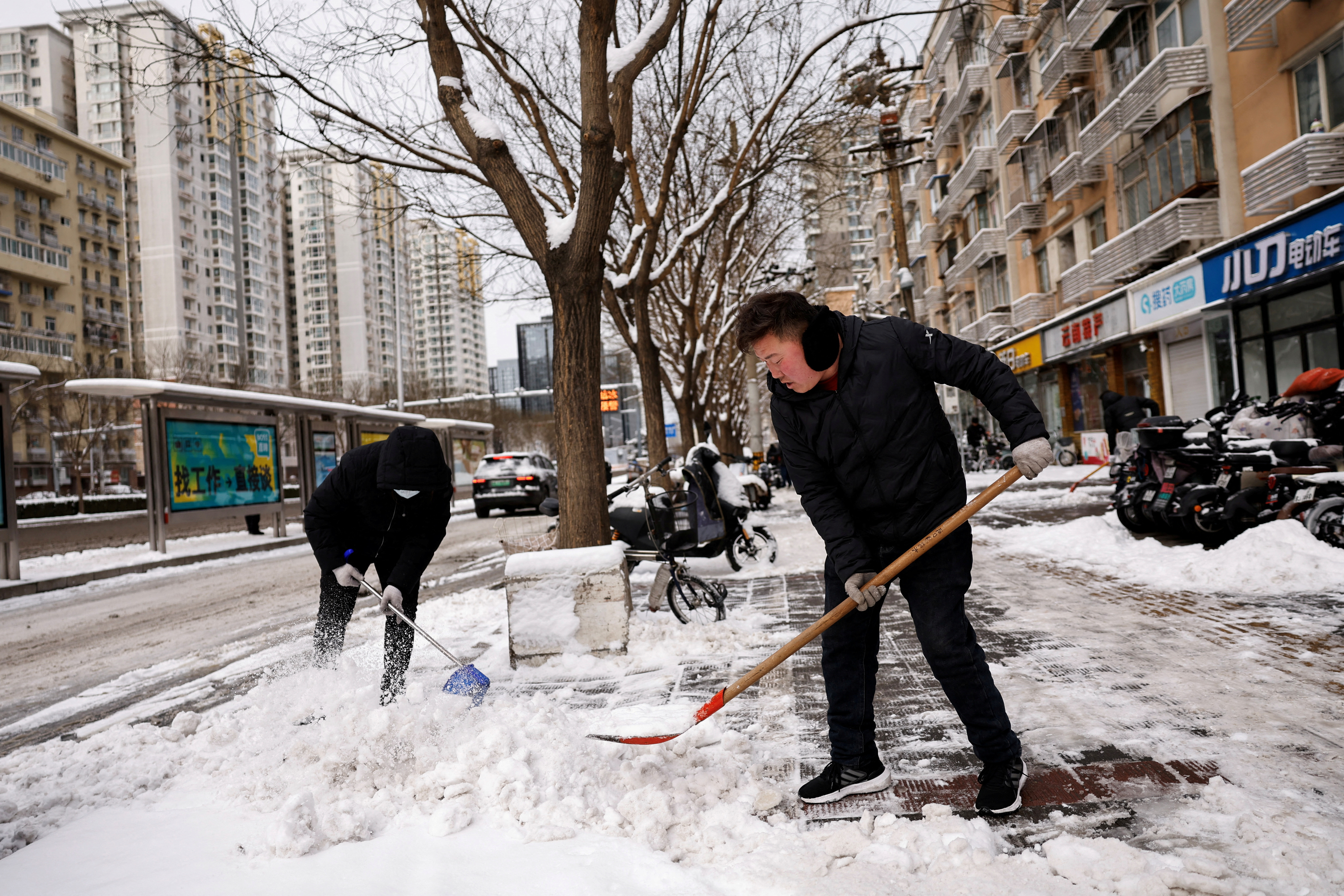 北京で大雪、高速道路を一部閉鎖 全国的に寒波続く見通し | ロイター