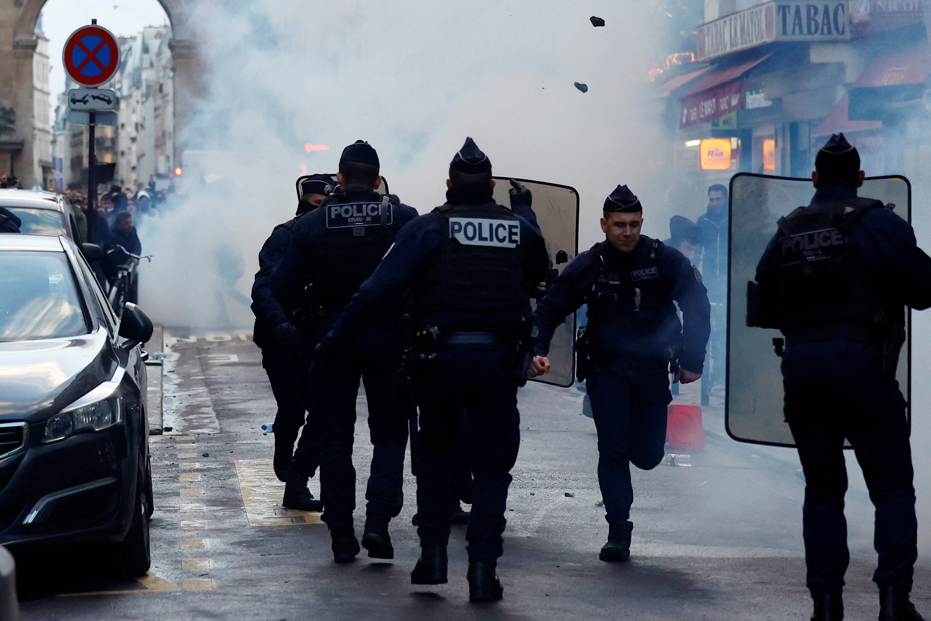 Gunshots fired in central Paris