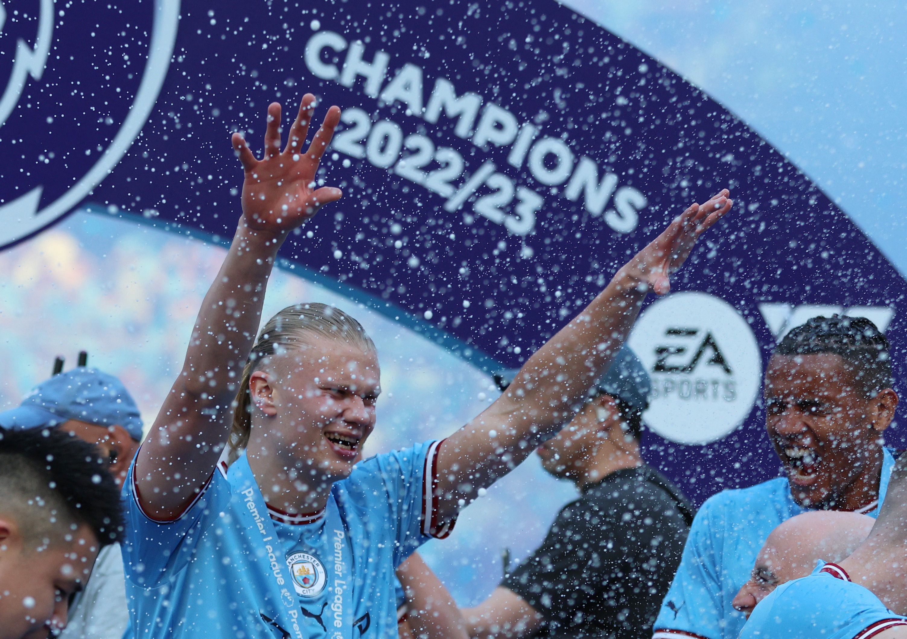 Manchester City celebrate Premier League title with 1-0 win over Chelsea