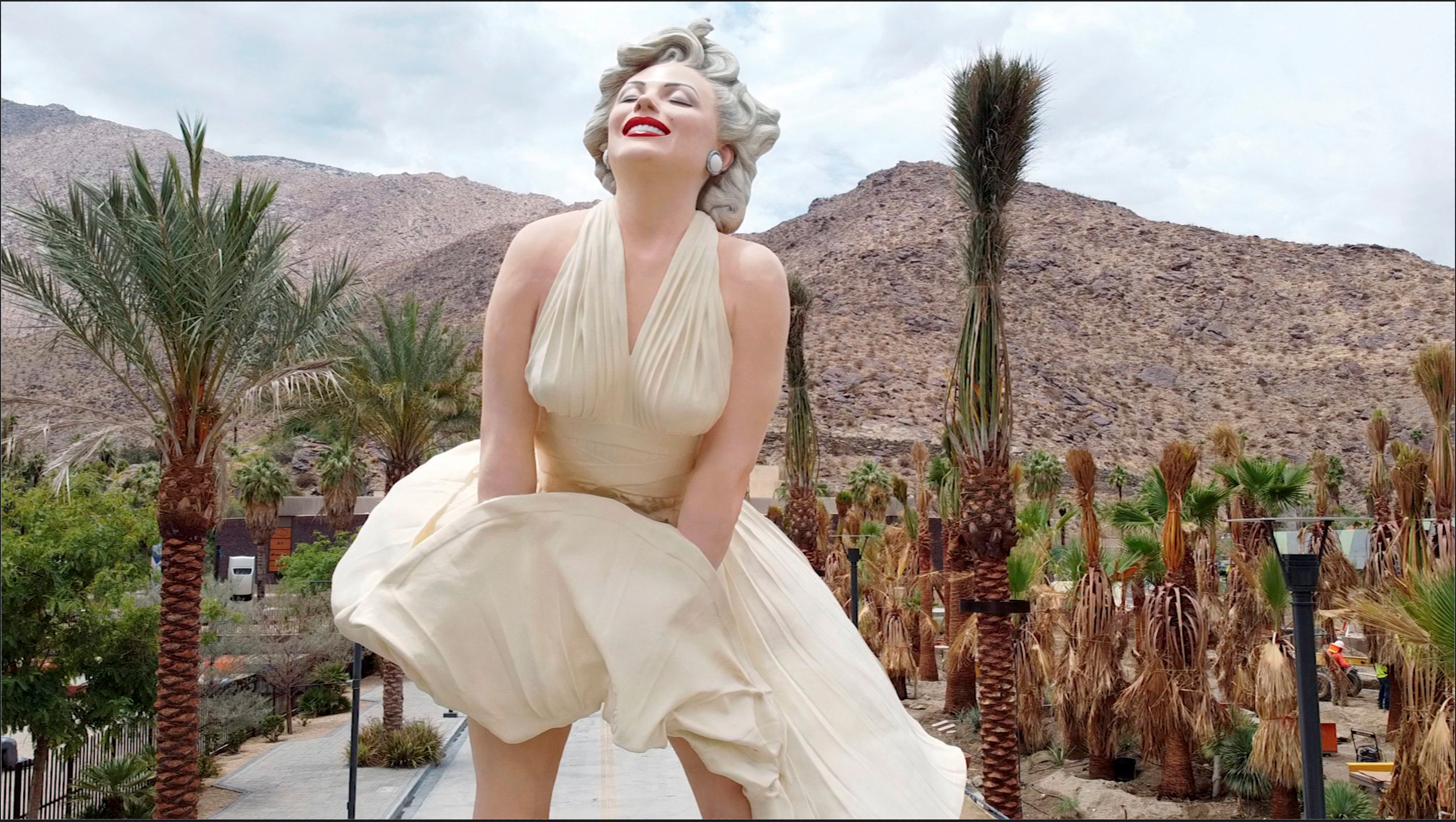 Marilyn Monroe Statue Palm Springs - Travel Off Path