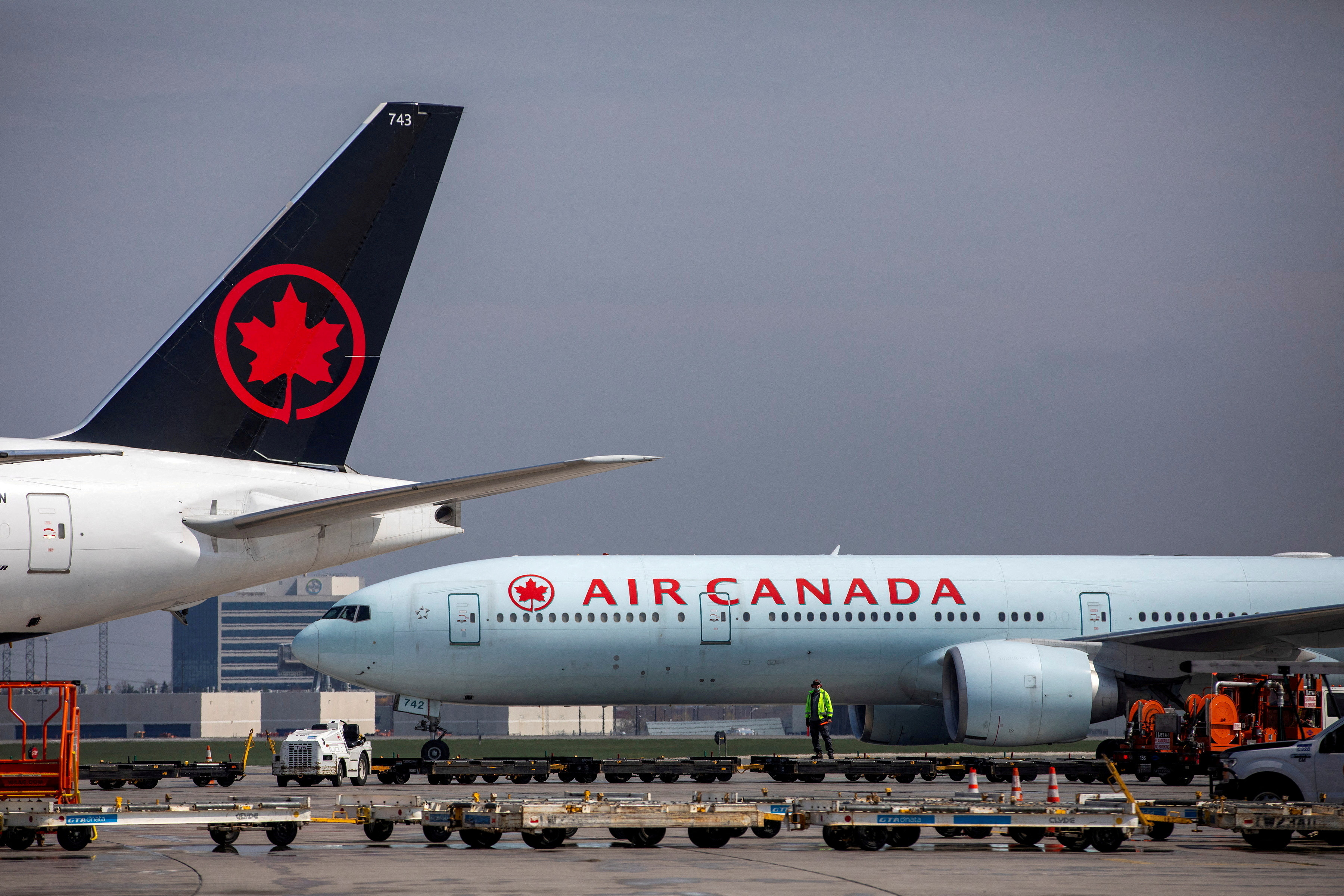 Air Canada lifts profit forecast on international travel rebound