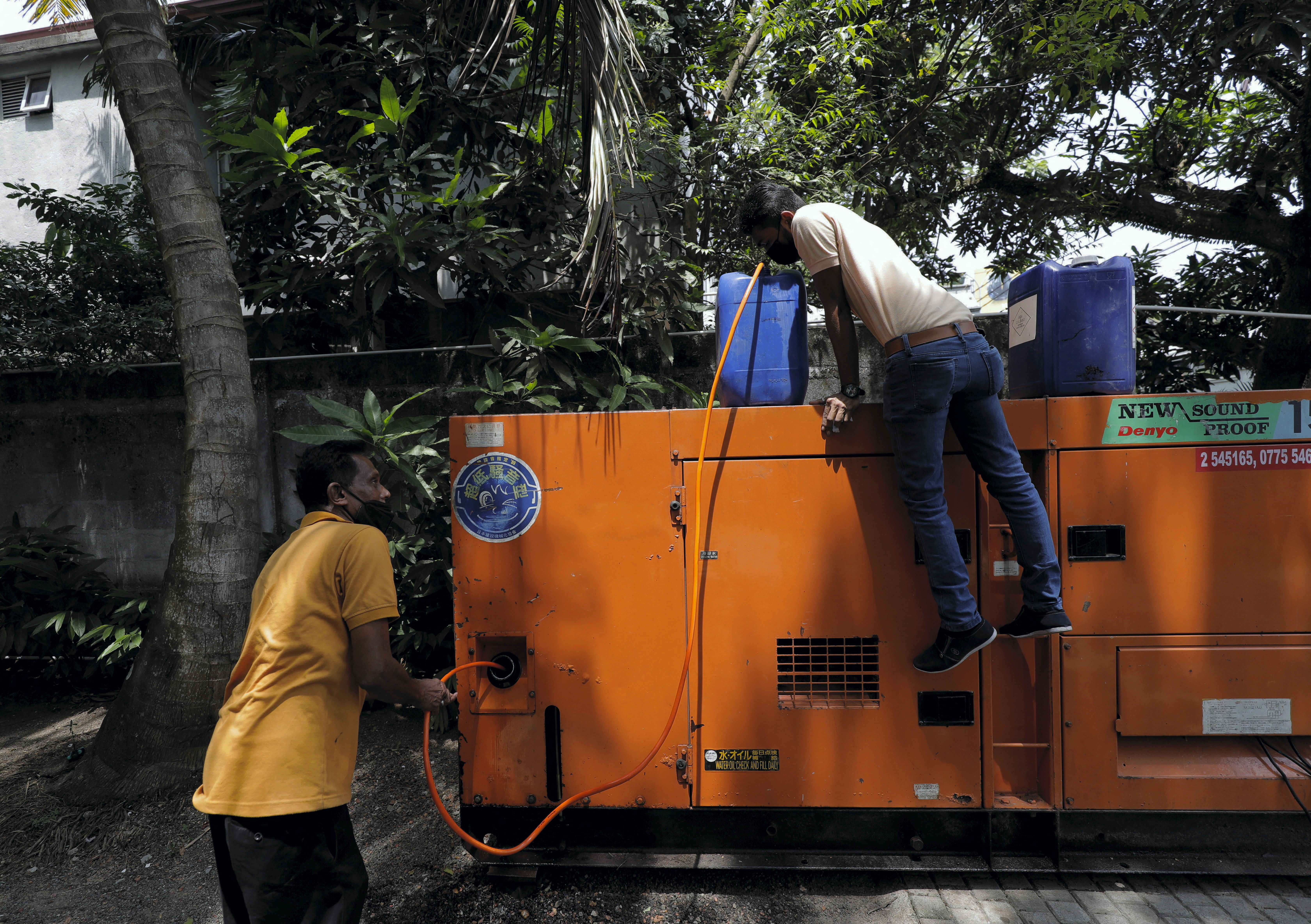 Sri Lanka power cuts continues amid fuel shortage