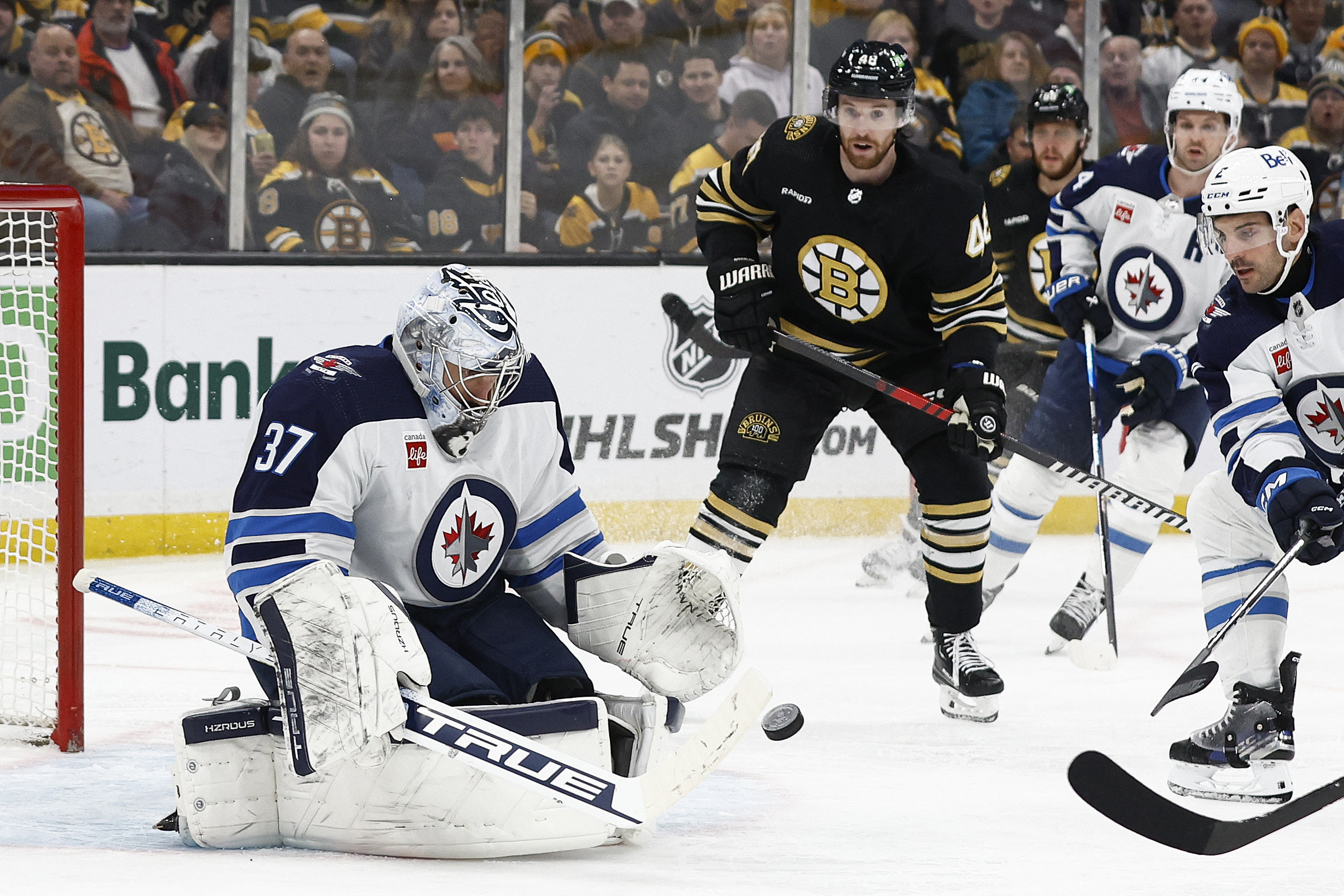 Streaking Bruins Pull Away For Victory Over Jets | Reuters