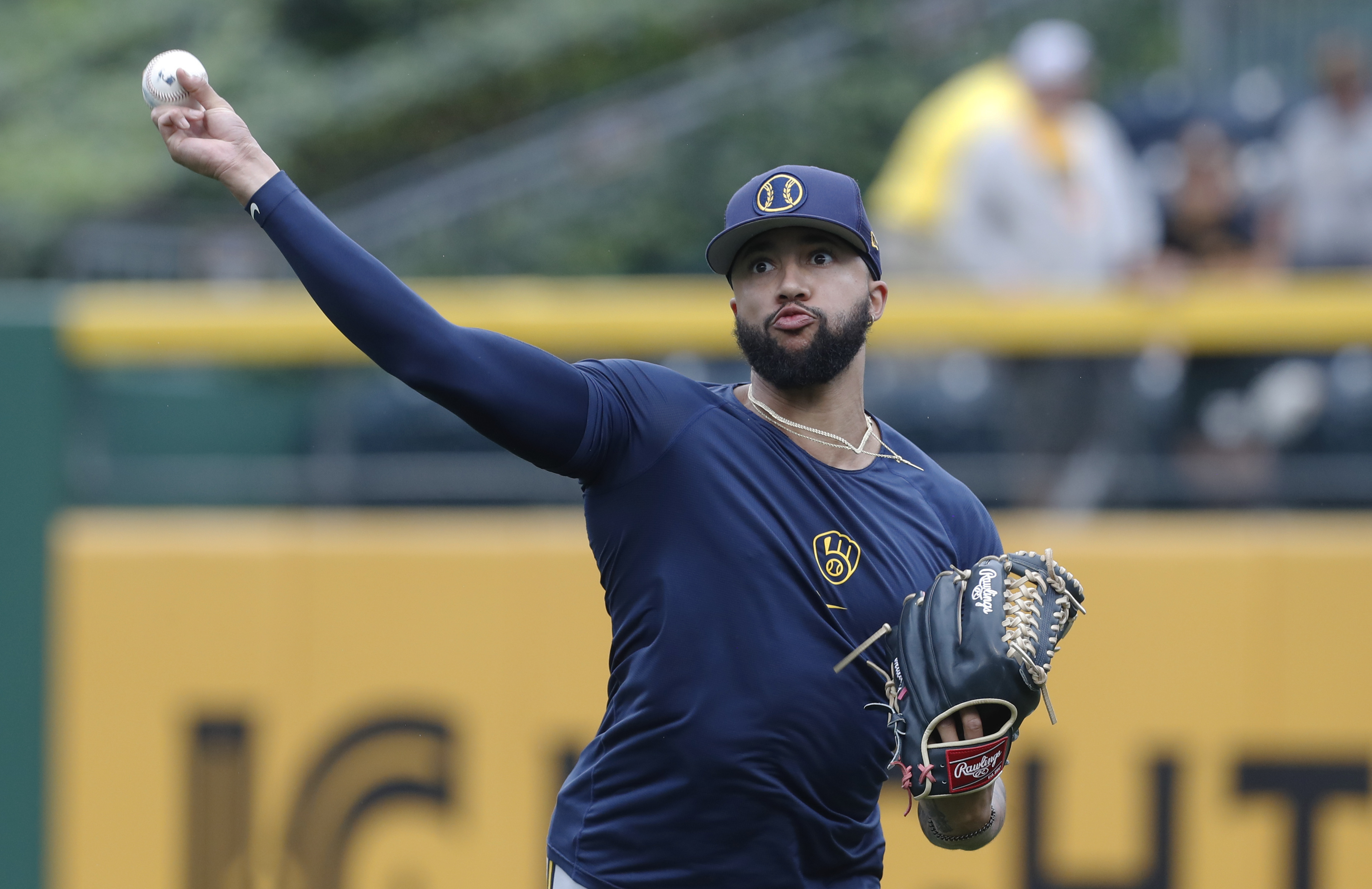 William Contreras HR helps Brewers roar past Pirates