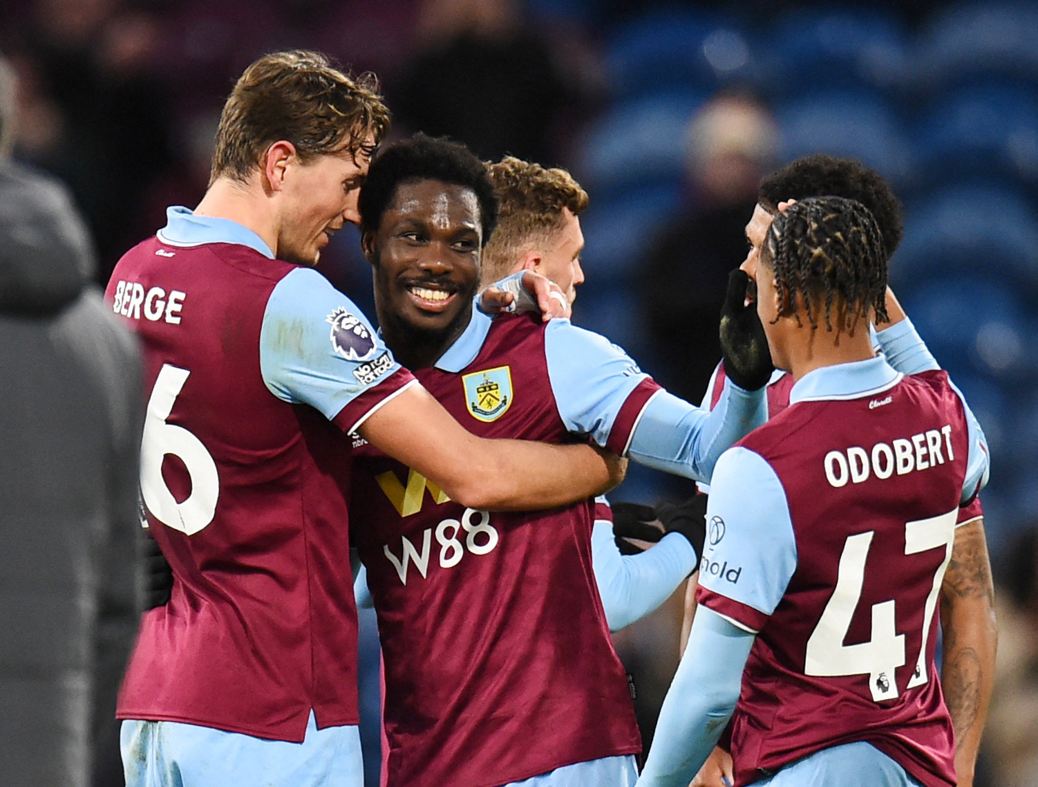 Villa rout Sheffield Utd, Everton salvage draw, Newcastle and Luton ...