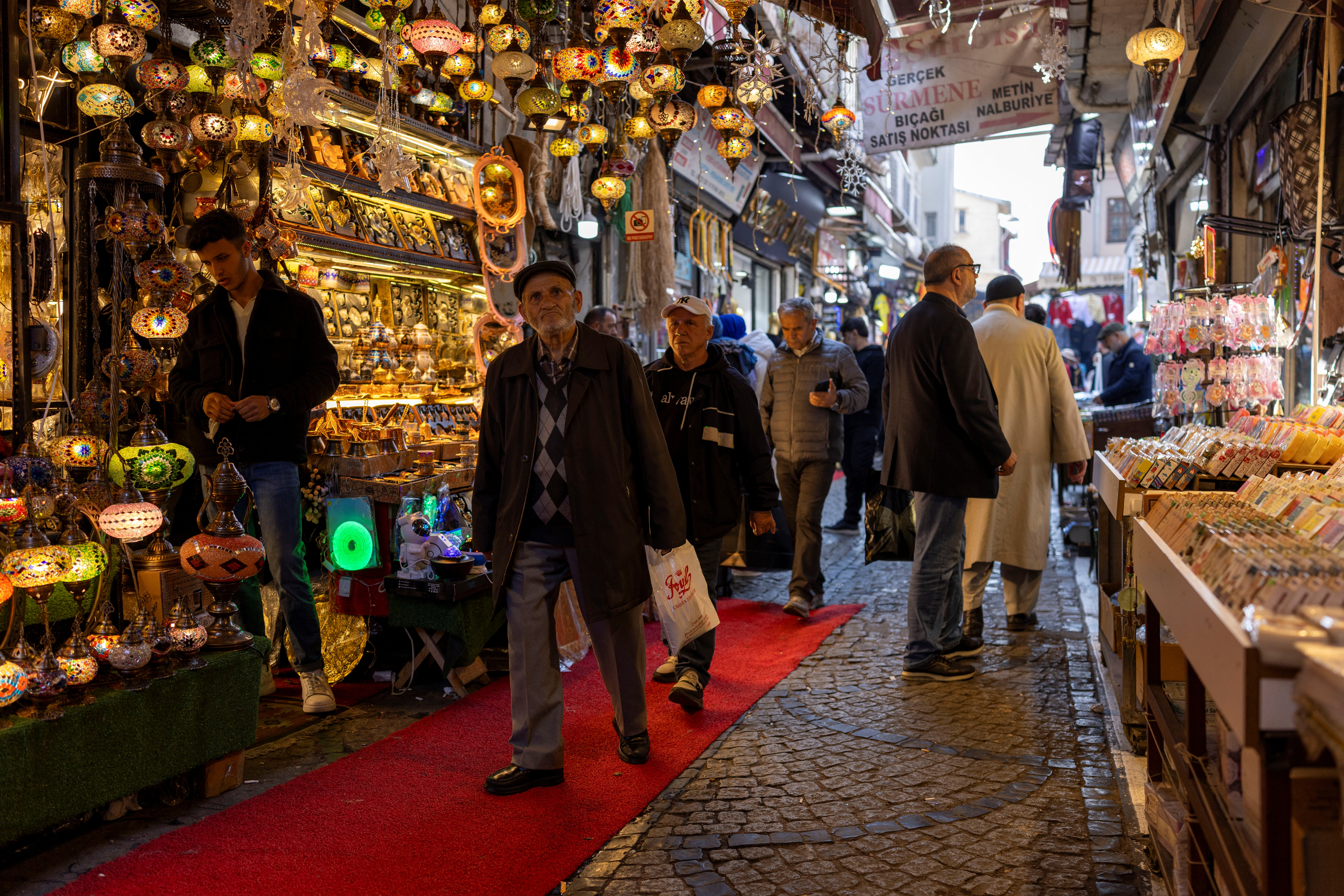 トルコのインフレ率、27年には1桁へ低下 経済ロードマップ公表 | ロイター