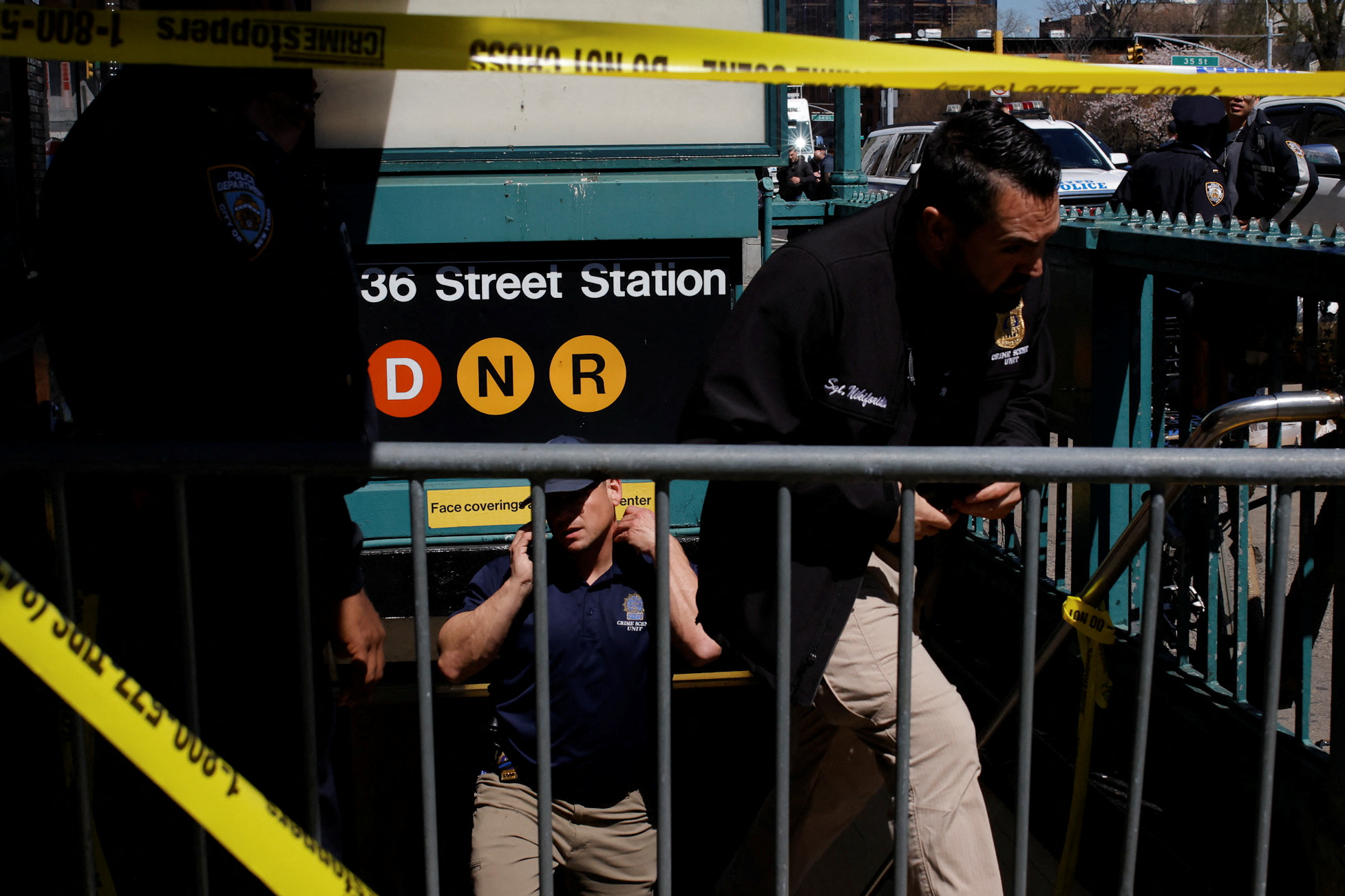 Manhunt under way for gunman in NYC subway shooting that injured at ...