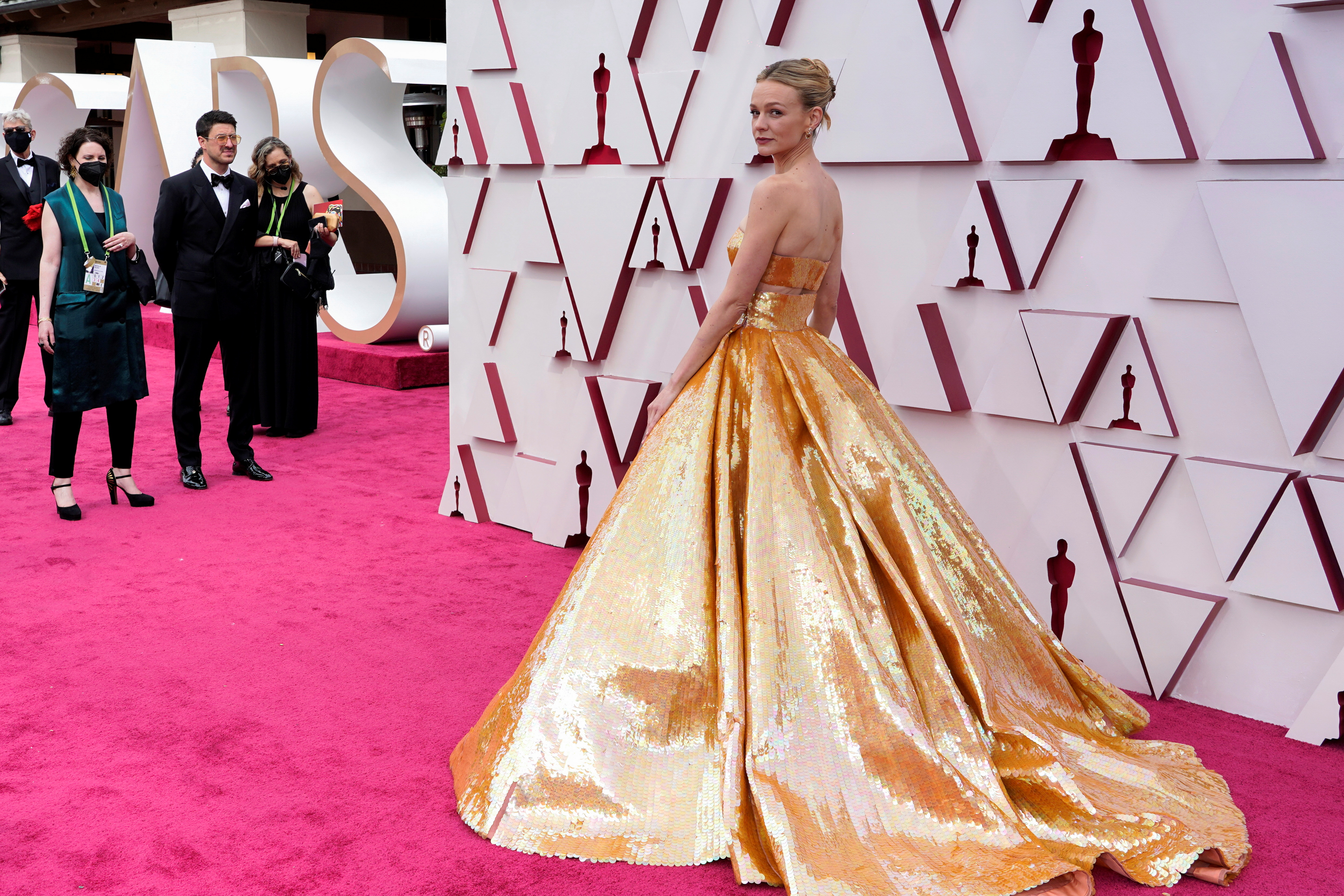 Oscars 2023: Red Carpet Arrivals in Photos – SheKnows