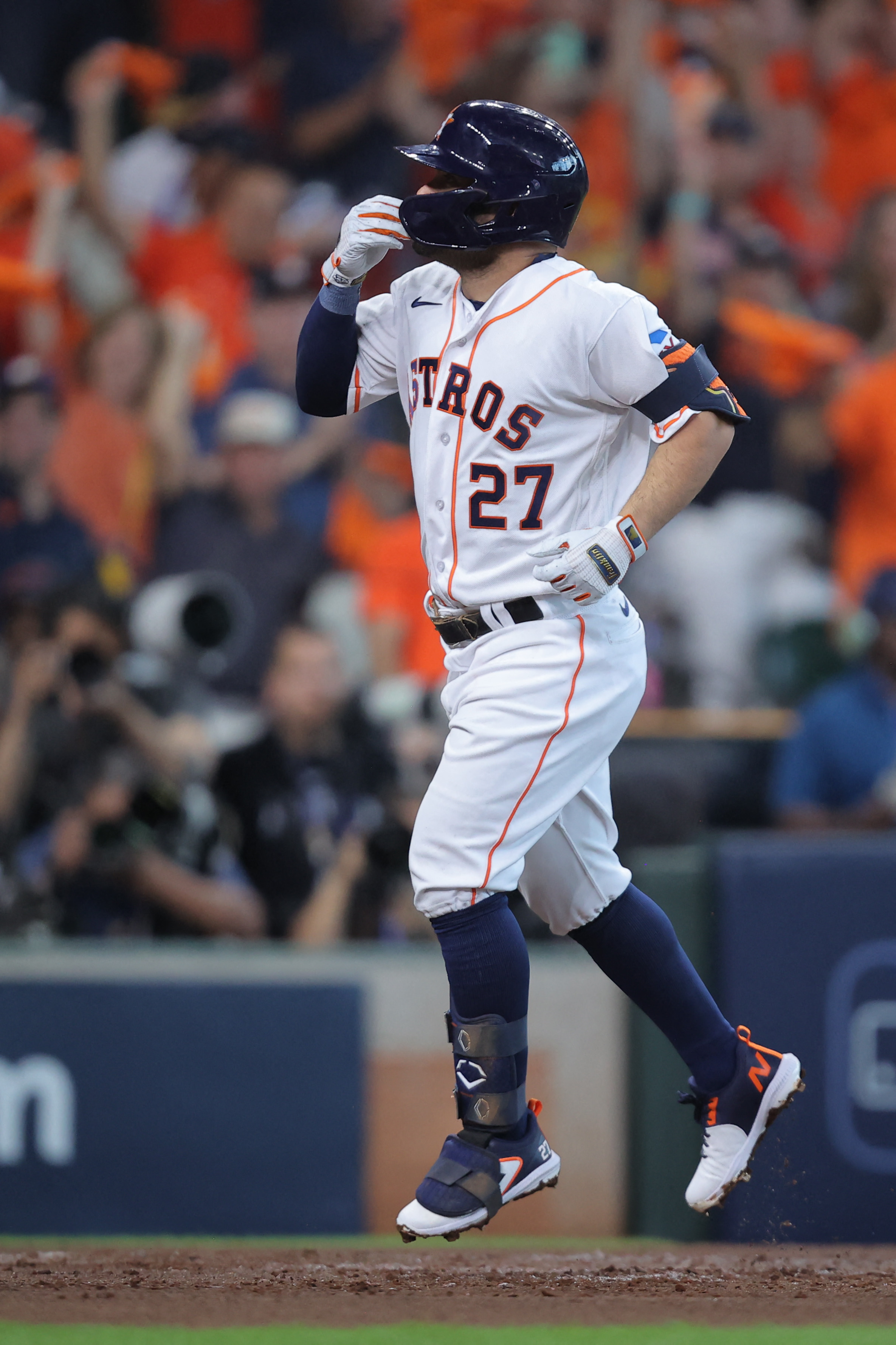 Astros clip Twins 6-4 behind 2 HRs from Yordan Alvarez, Sports