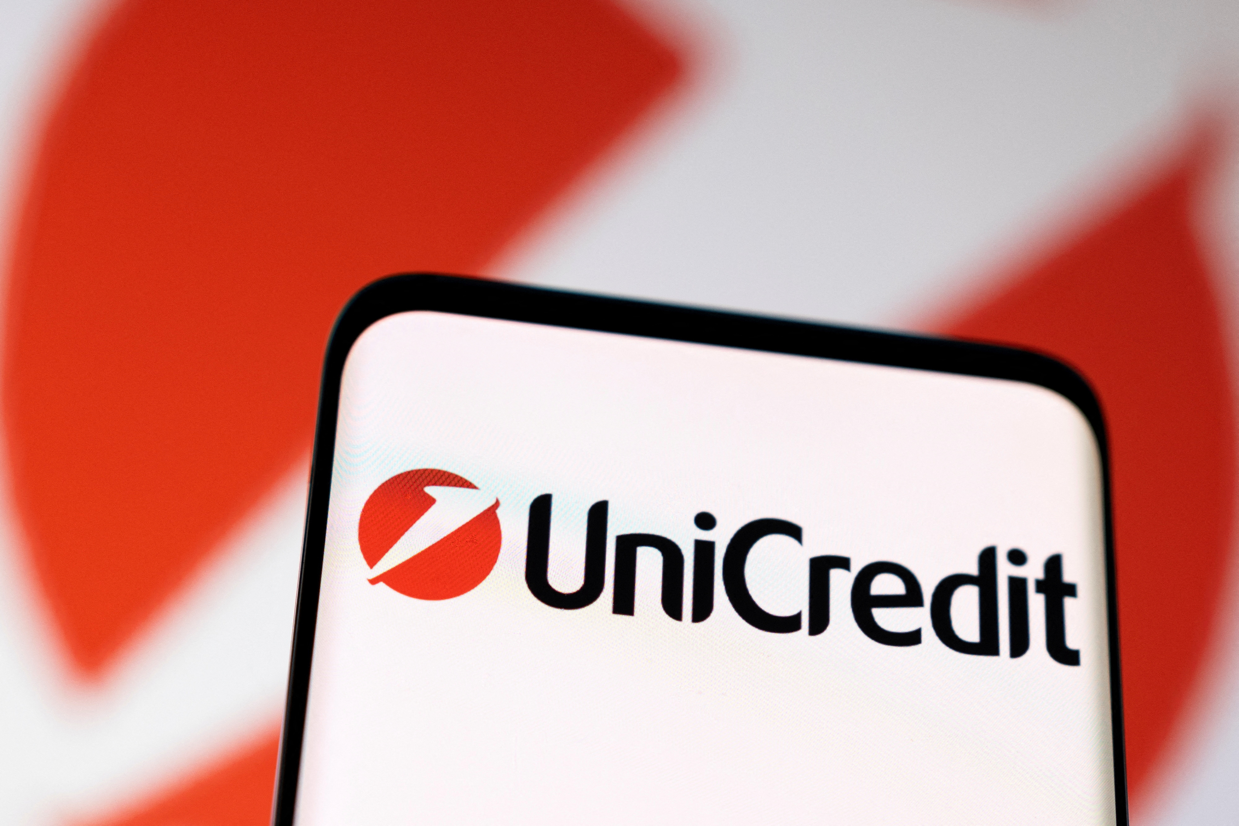 Η UniCredit Romania θα αγοράσει μερίδιο στην ελληνική τράπεζα Alpha σε συμφωνία