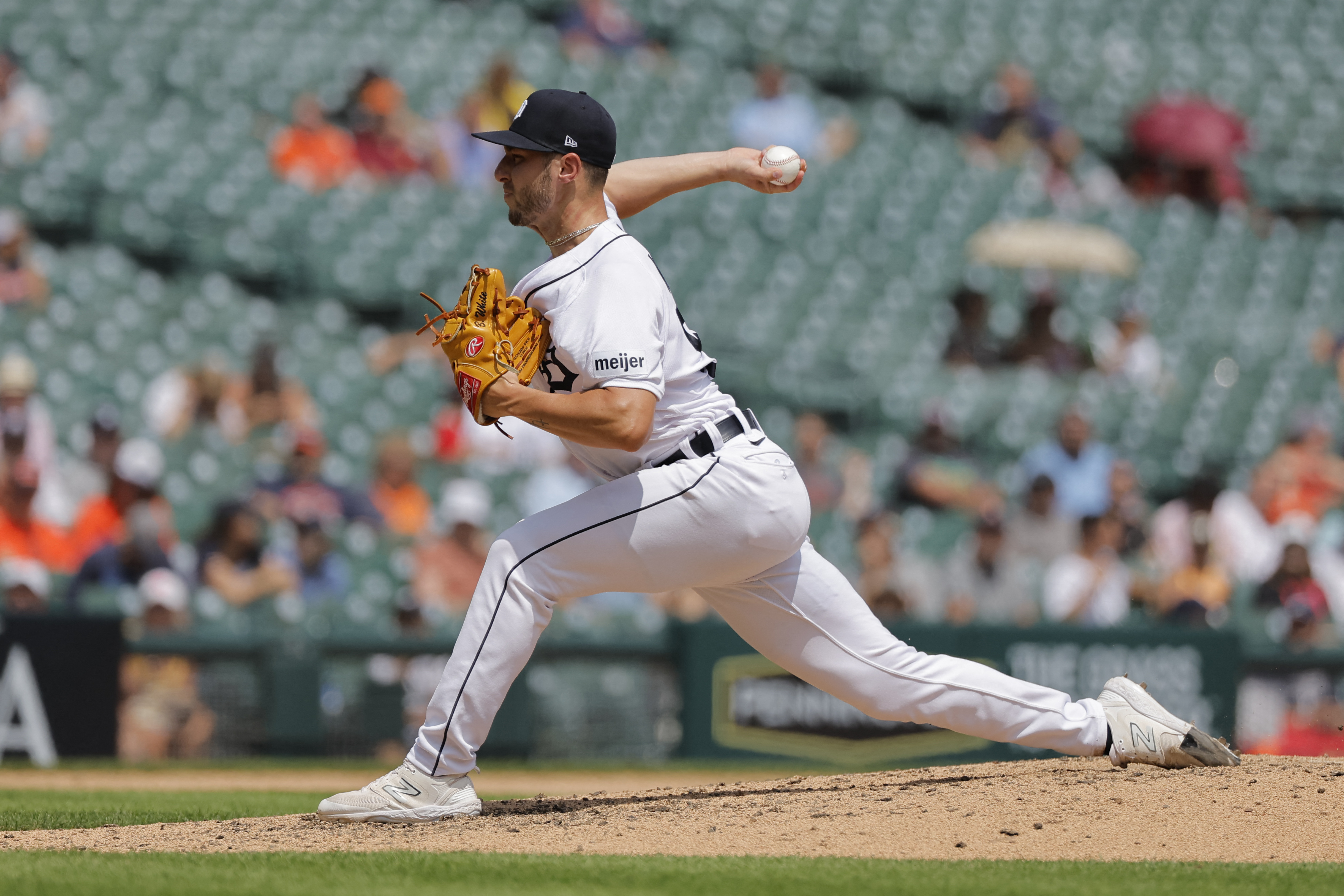 Javier Baez leads hit parade as Tigers pound A's