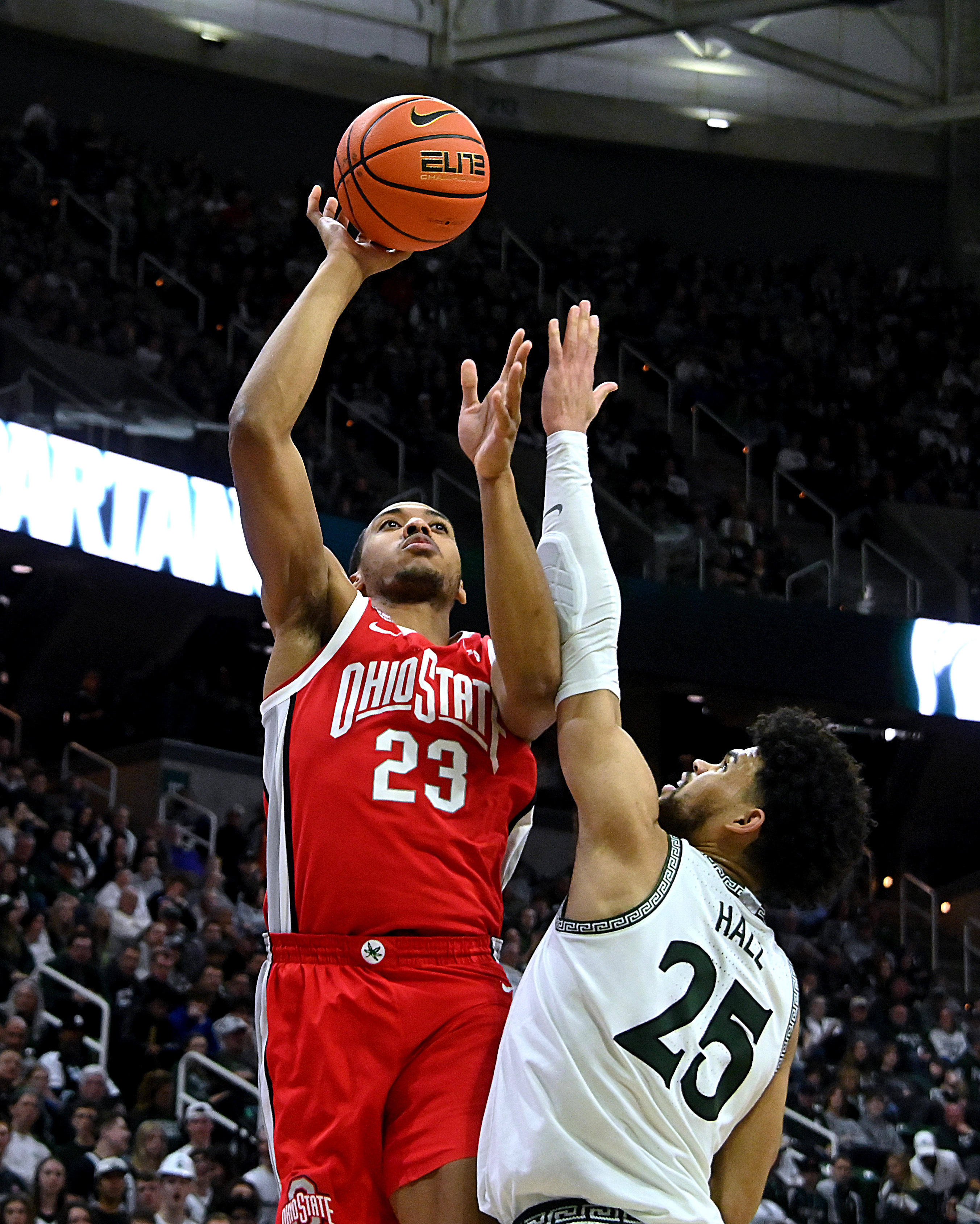 Ohio State's Dale Bonner hits wild buzzer-beater to lift Buckeyes past  Michigan State - Yahoo Sports