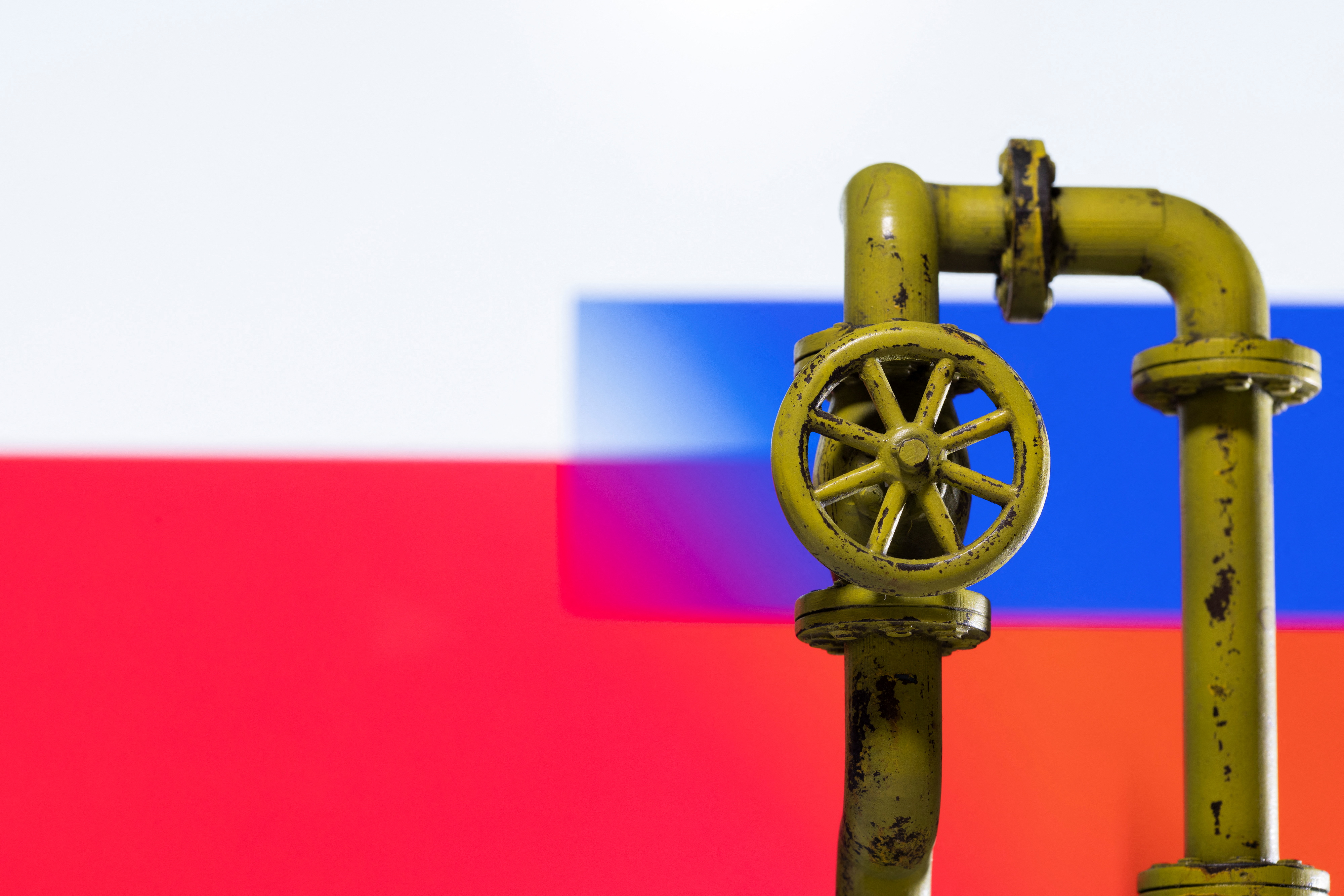 Illustration shows natural gas pipeline, Polish and Russian flag colours