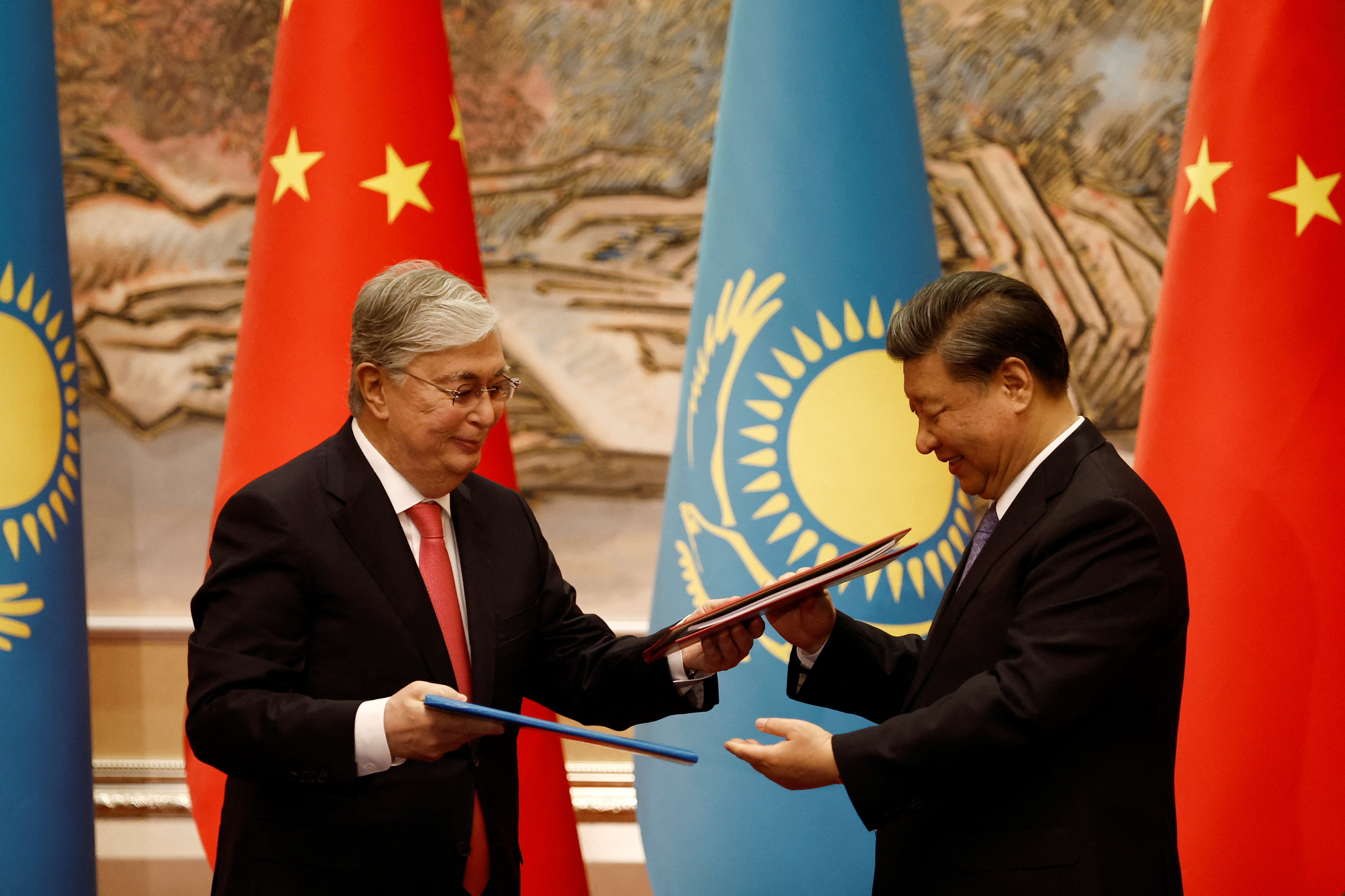 Chinese President Xi Jinping meets Kazakhstan's President Kassym-Jomart Tokayev in Xian