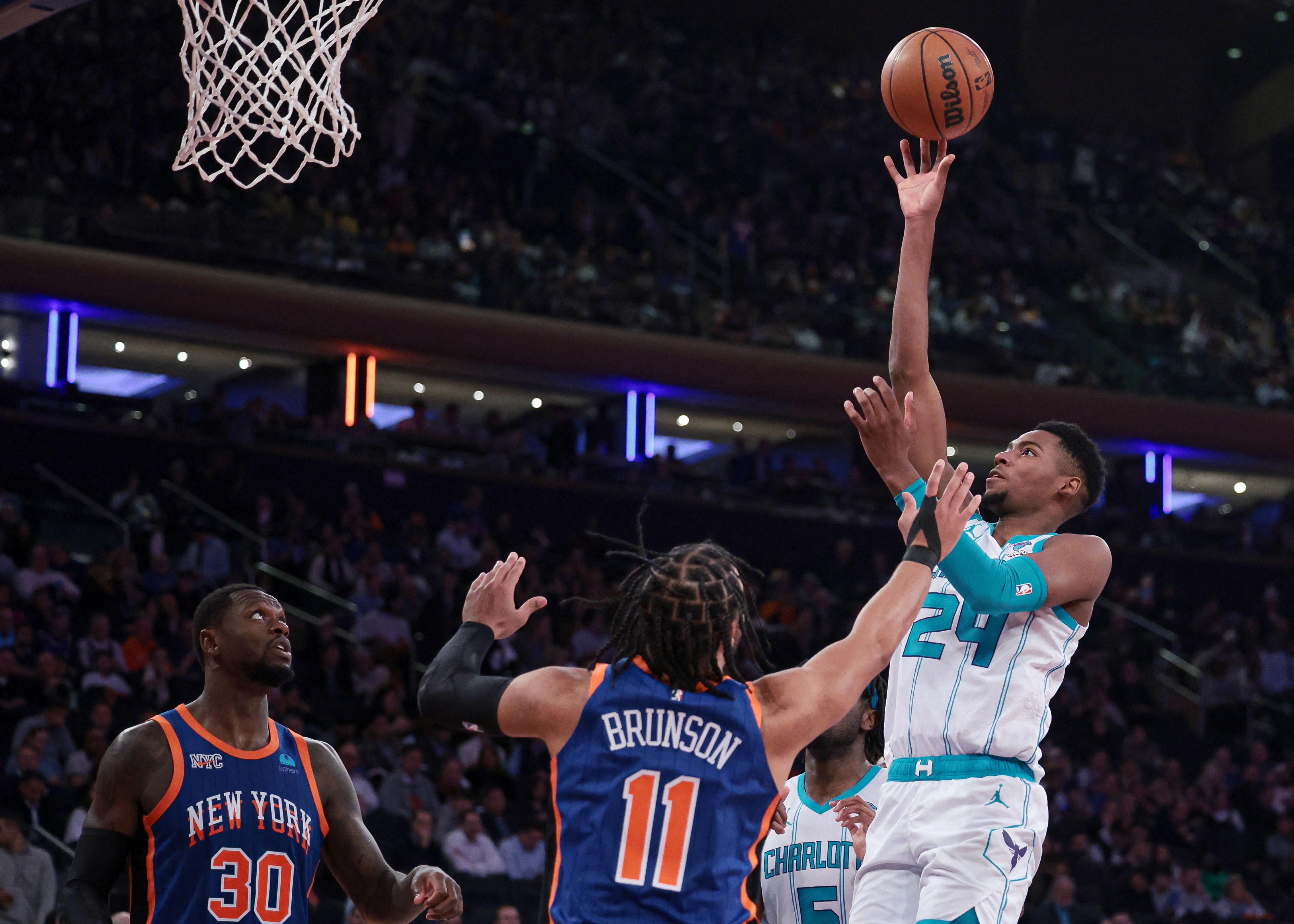 Knicks Clobber Hornets, Advance To In-season Tournament Knockout Round ...