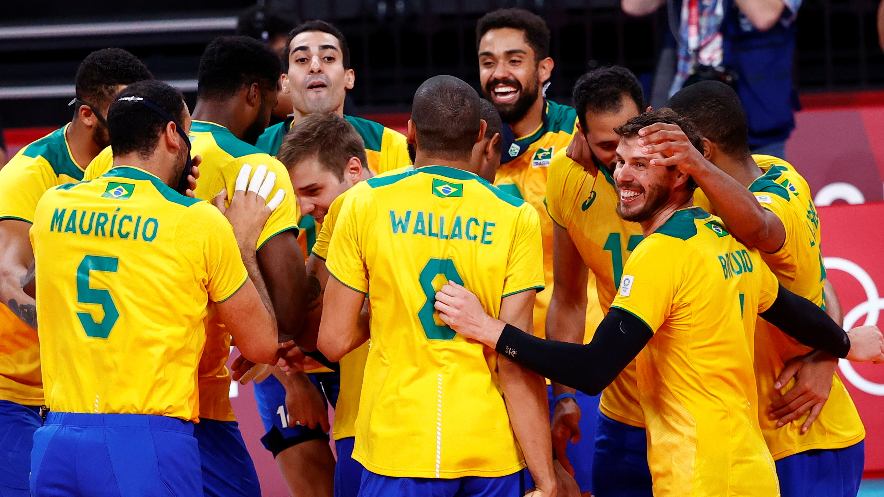Мужчины финал россия бразилия. Волейбол сборная Бразилии. Бразилия Япония волейбол. Сборная Бразилии по волейболу мужская. Бразилия Япония футбол.