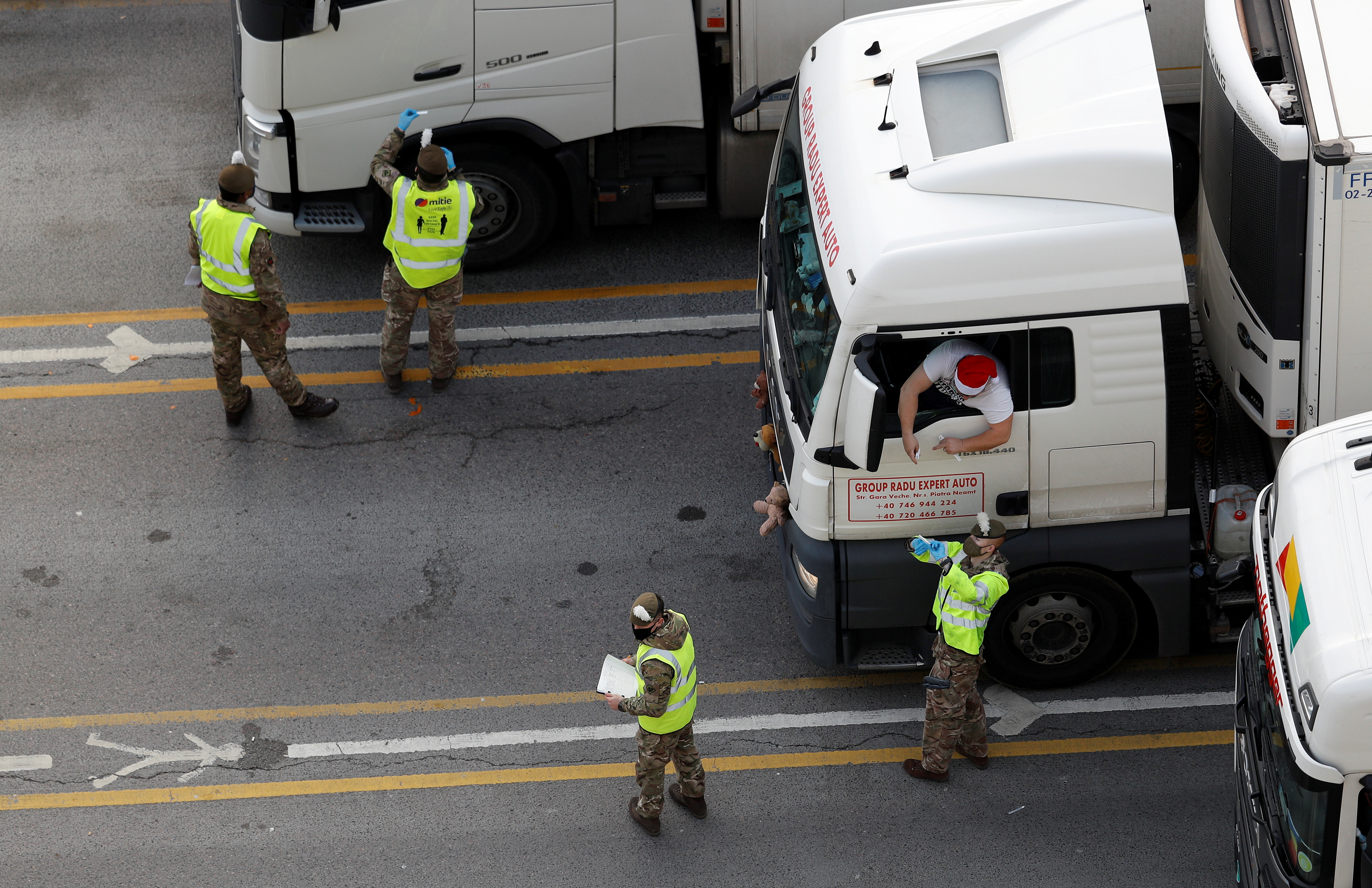 Truck drivers entering UK likely to need COVID test, source says | Sns-Brigh10