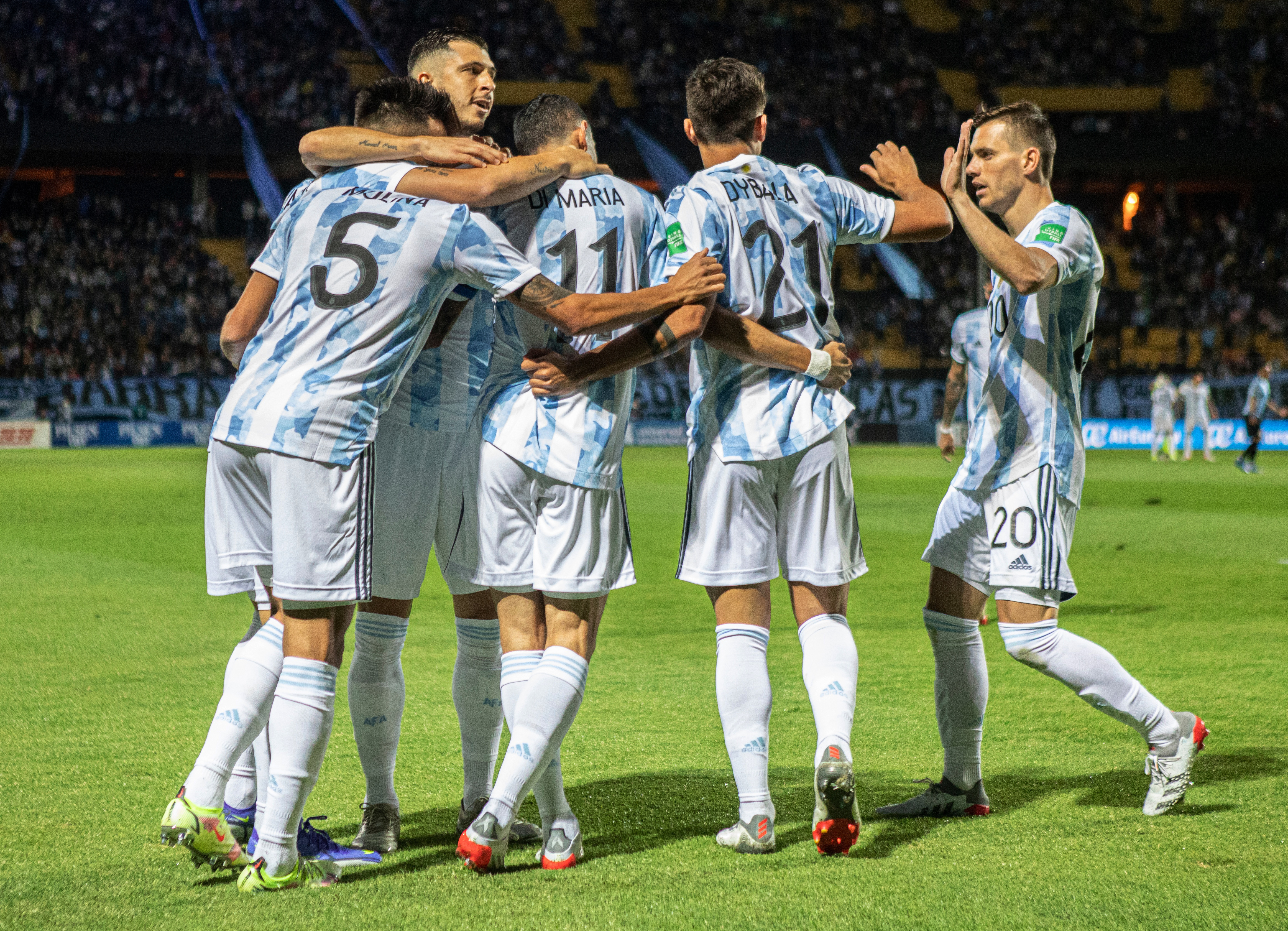 Messi plays one half in Argentina's 1-0 World Cup qualifying win