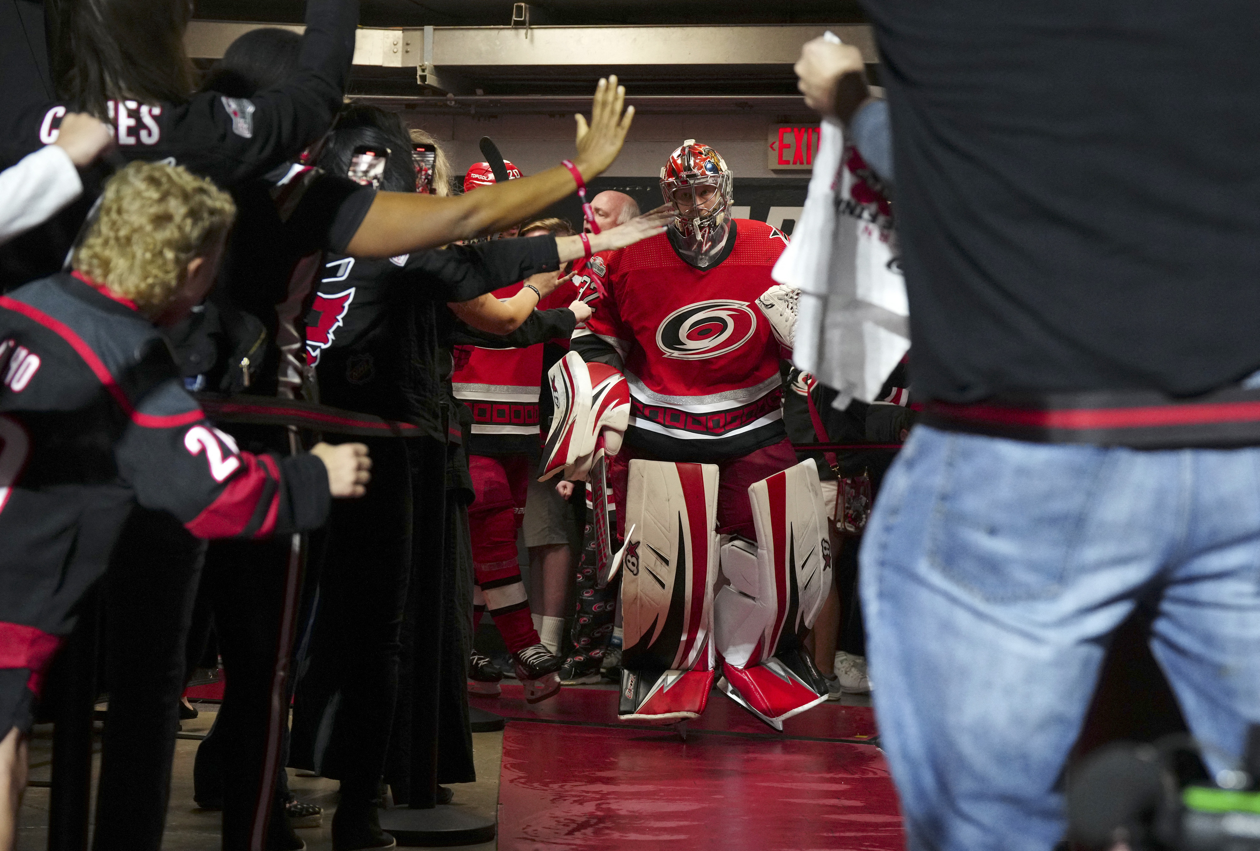 Florida Panthers defeat Carolina Hurricanes 3-2 in Overtime Classic