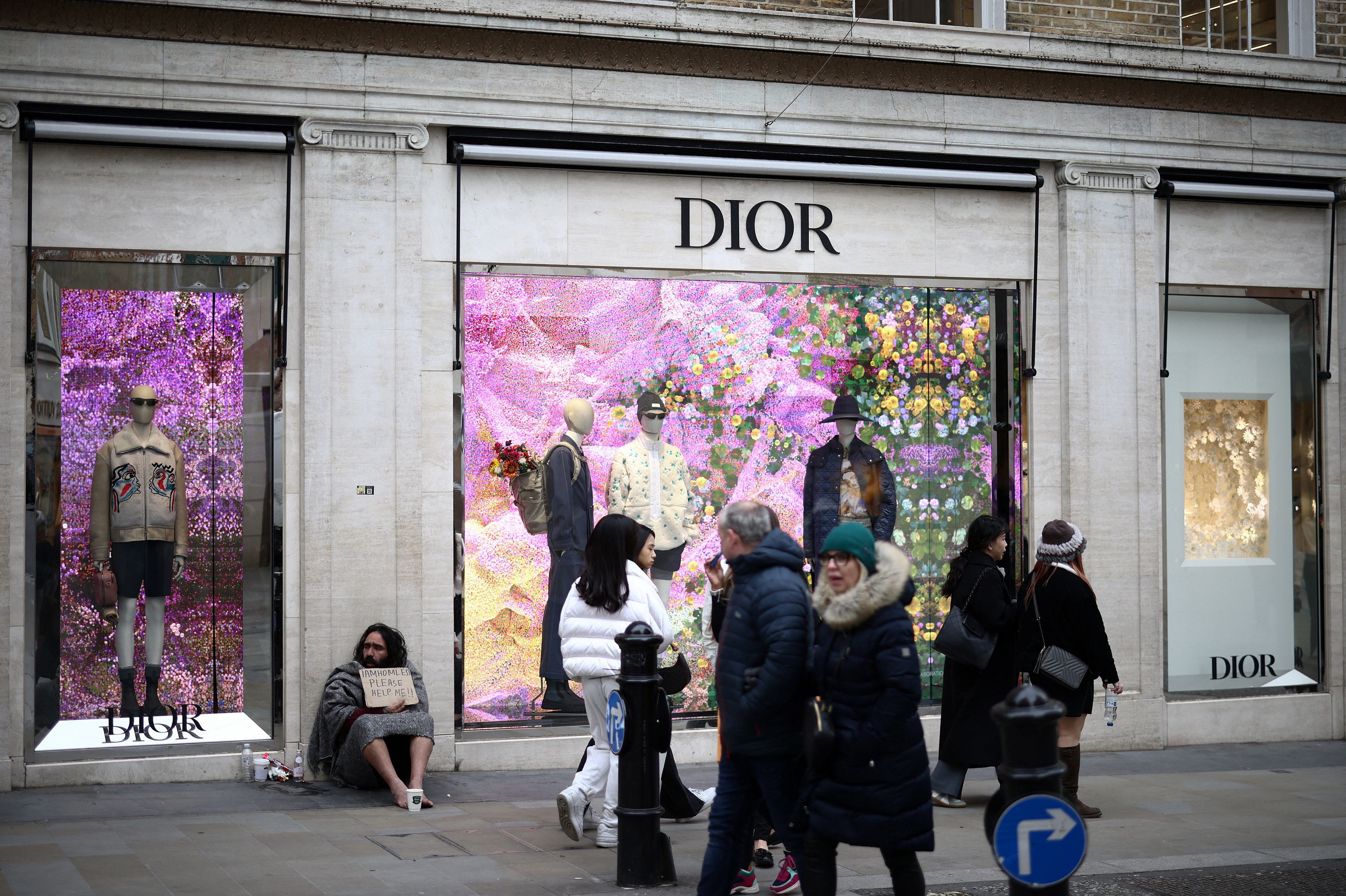 London Is Losing Its Crown as a Luxury Shopping Destination - WSJ