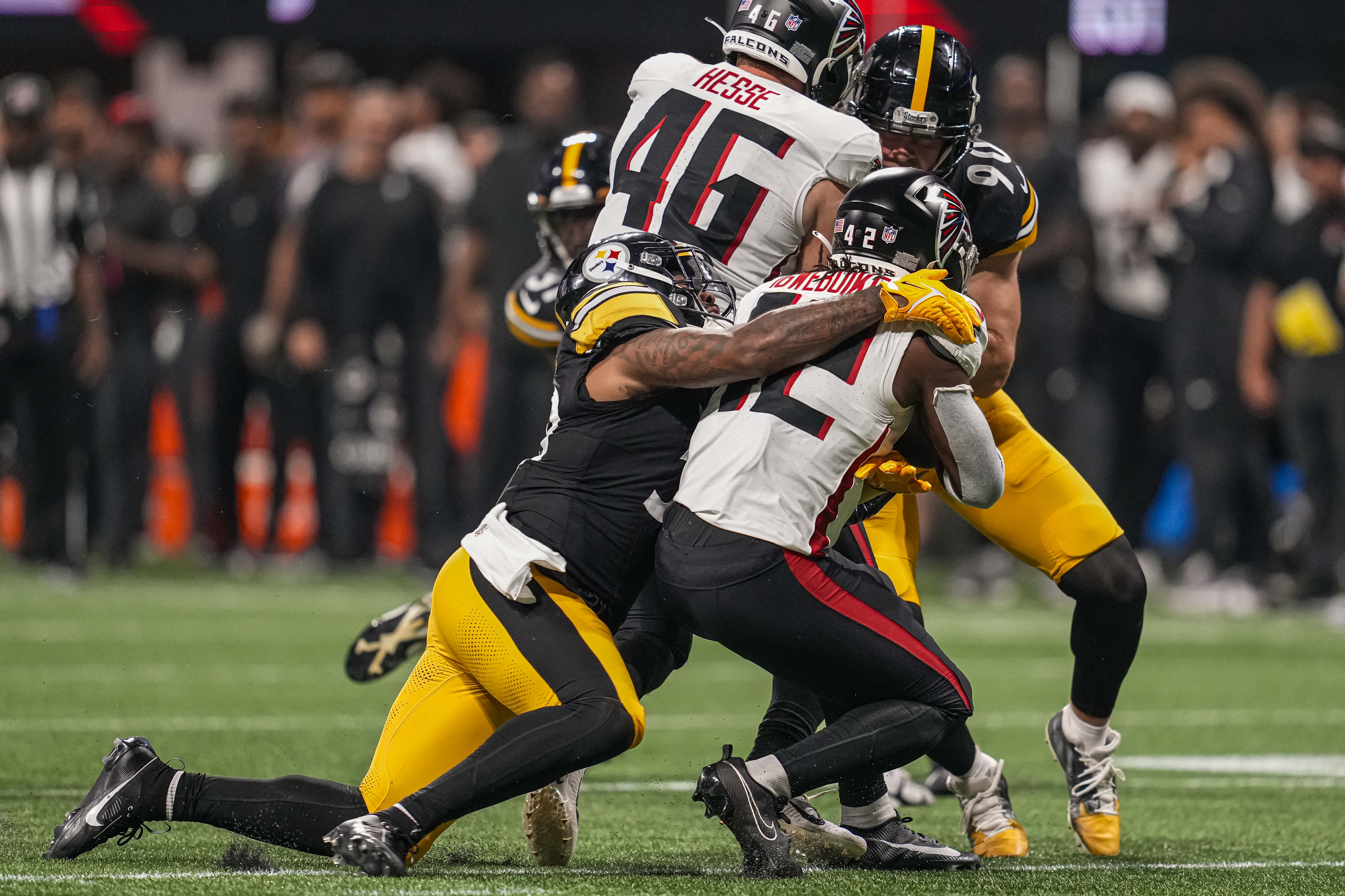 Pittsburgh Steelers quarterback Kenny Pickett throws during the first half  of a preseason NFL football game against the Atlanta Falcons, Thursday,  Aug. 24, 2023, in Atlanta. (AP Photo/Hakim Wright Stock Photo - Alamy