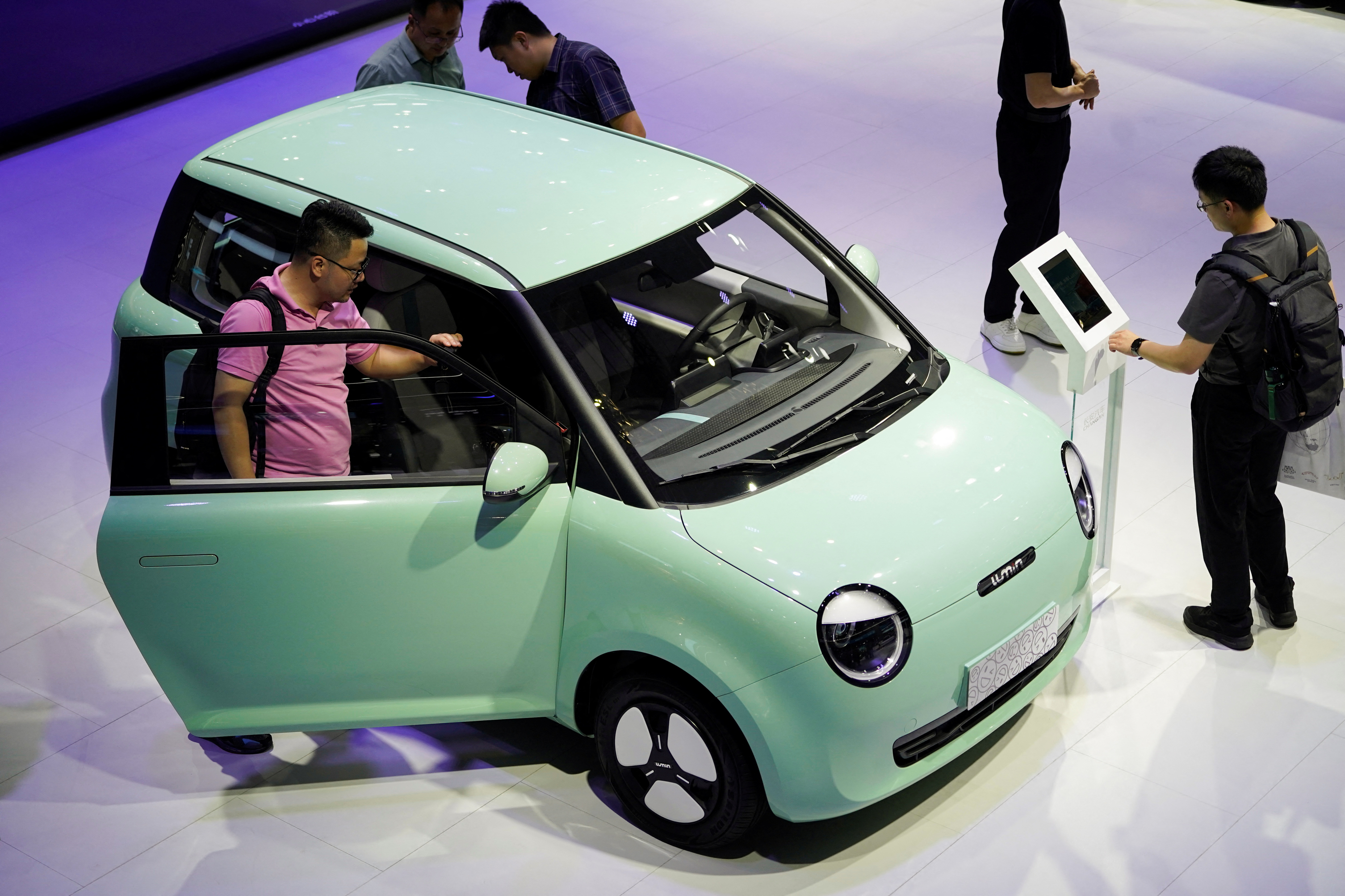 Auto show opens with much fanfare in Xi'an - People's Daily Online
