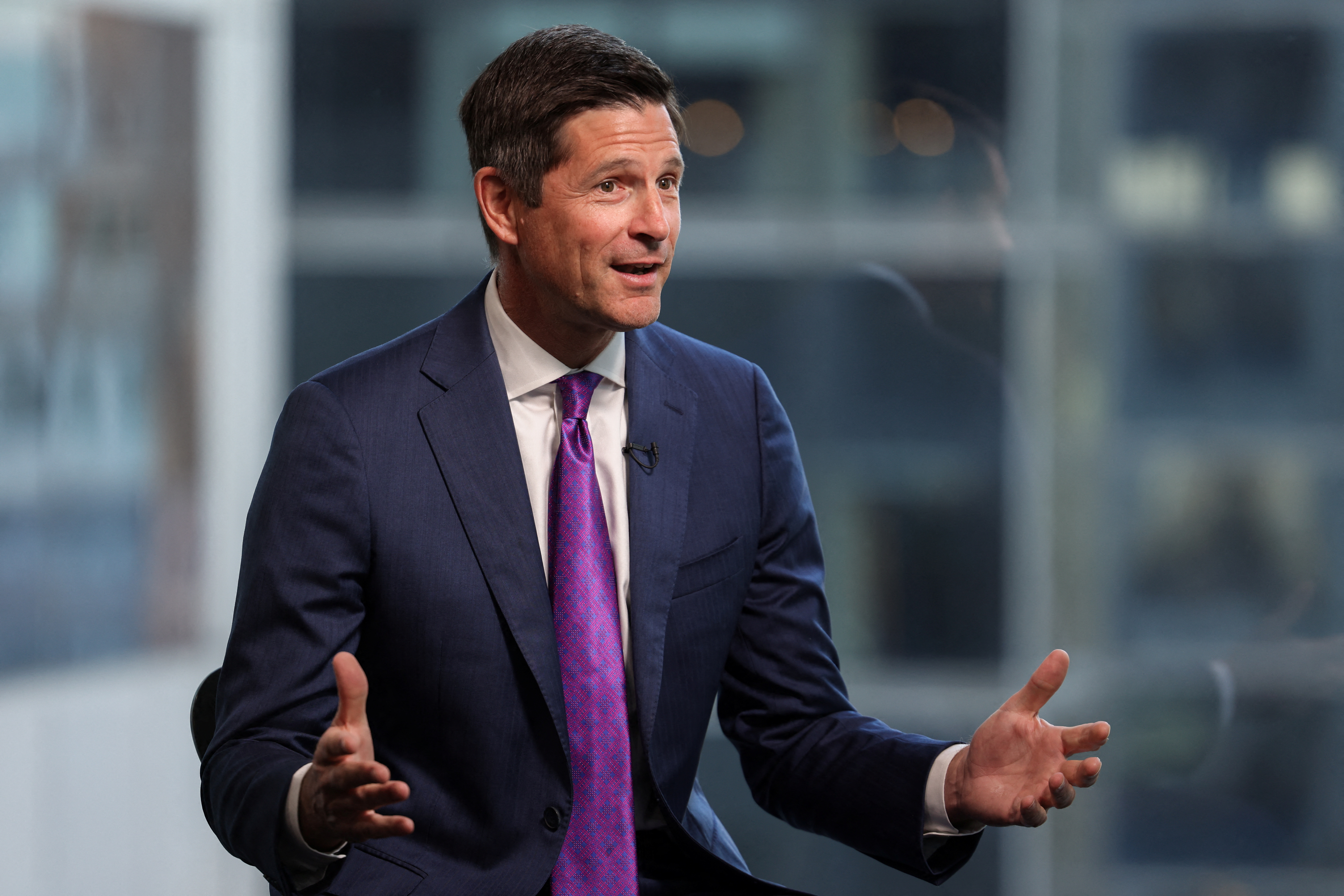 Charles Schwab CEO says investors are cutting risk after April turmoil |  Reuters