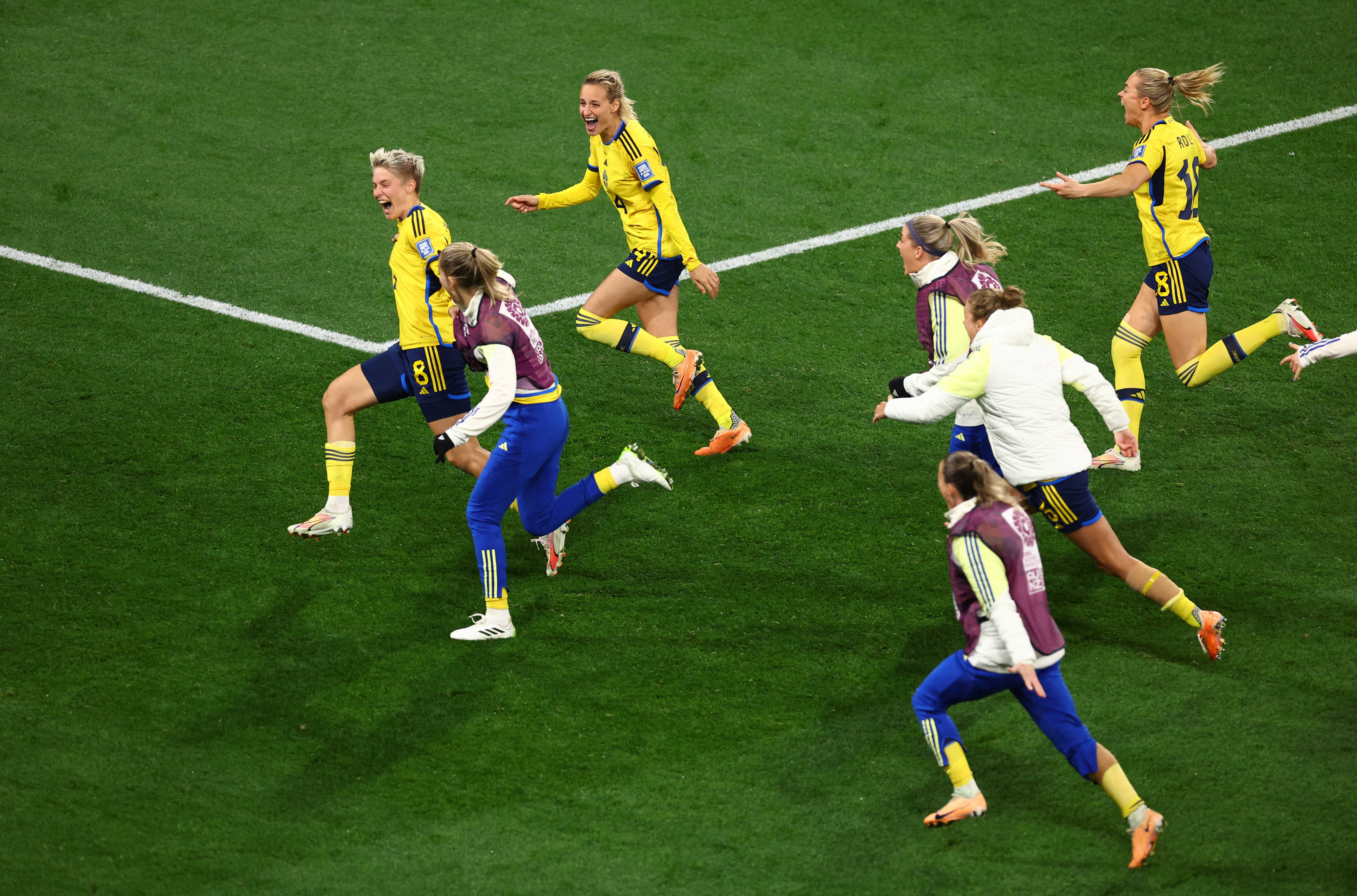 US loses to Sweden on penalty kicks in its earliest Women's World