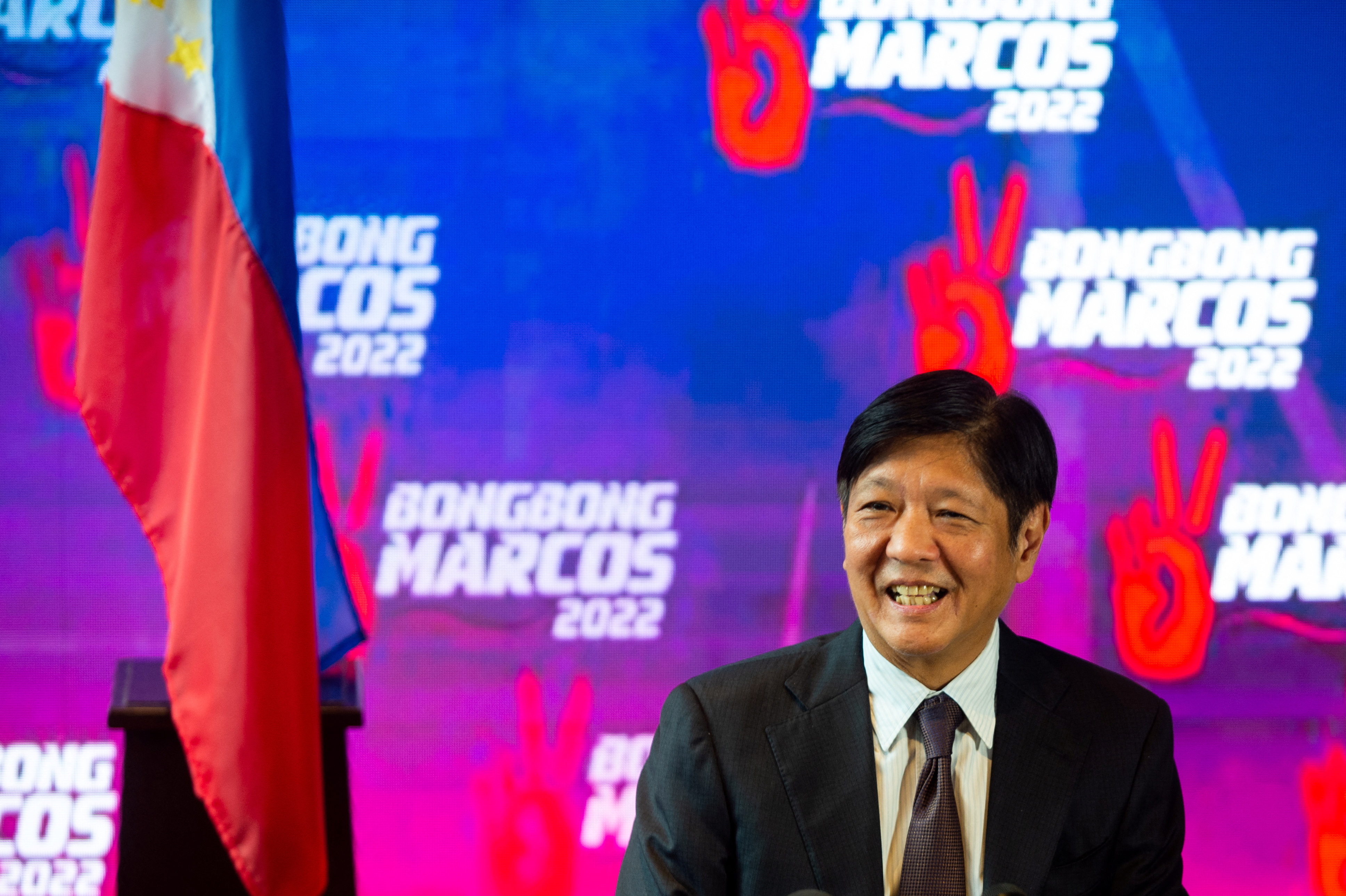 Explainer: Hurdles ahead Marcos begins six-year presidency
