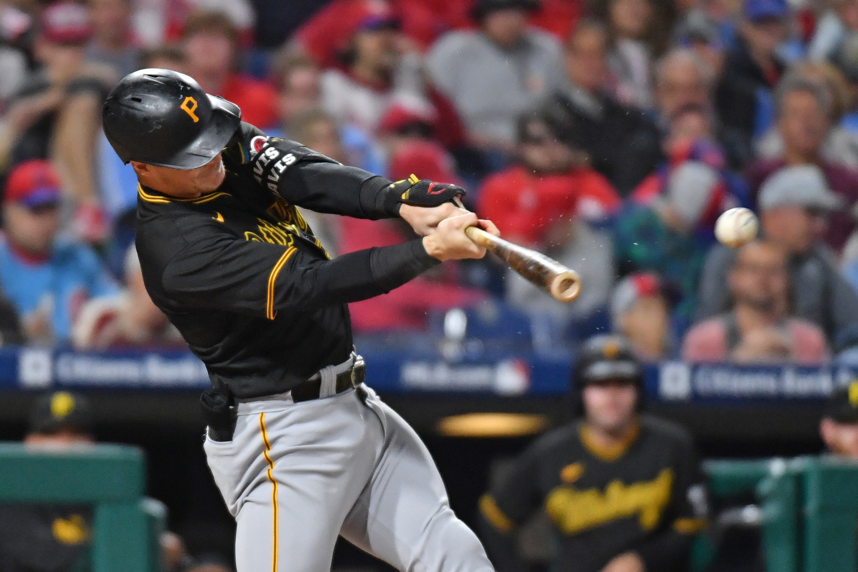 Ke'Bryan Hayes' all-around night with glove, bat propels Pirates