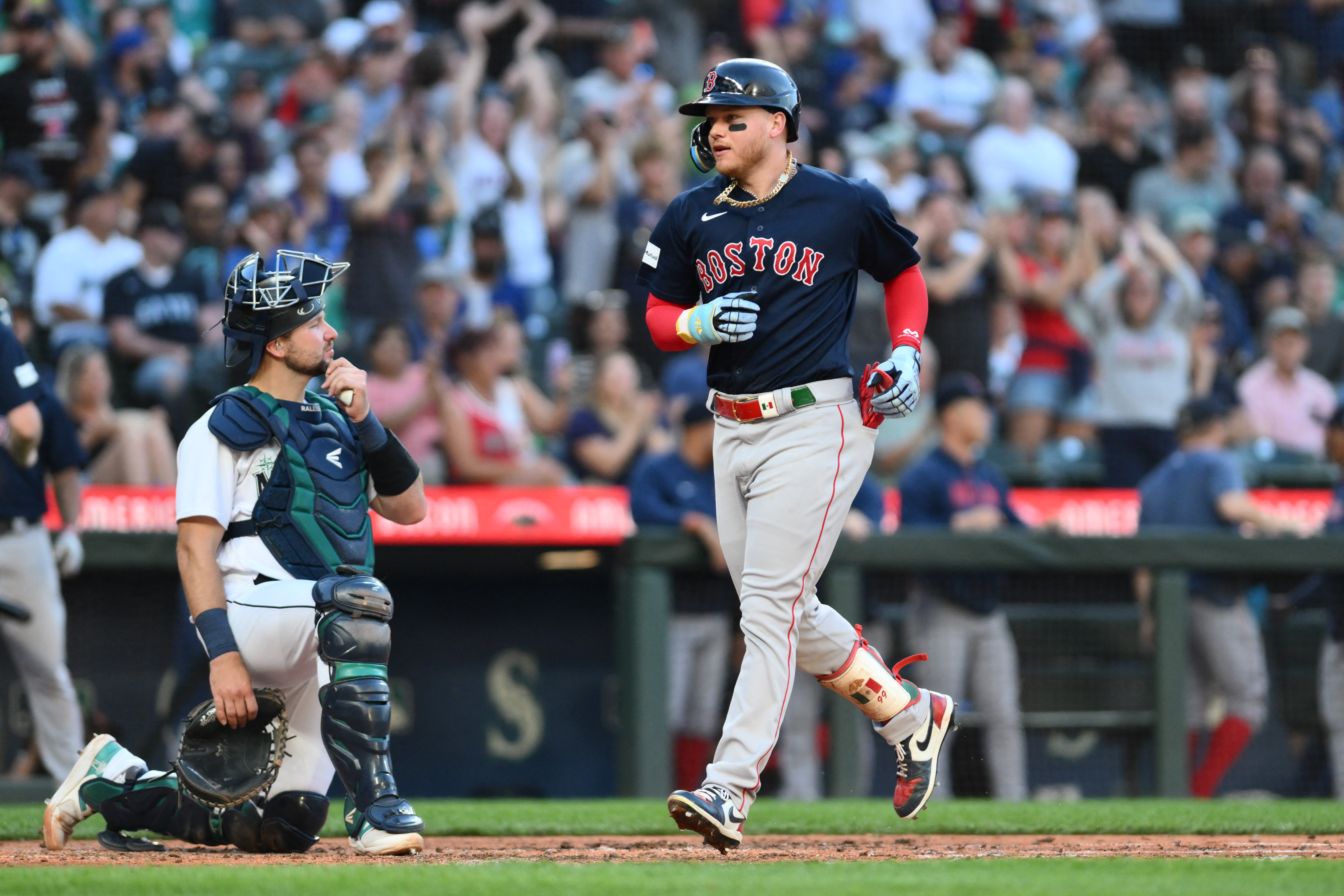 Duran shakes off rough start, helps Red Sox beat Mariners