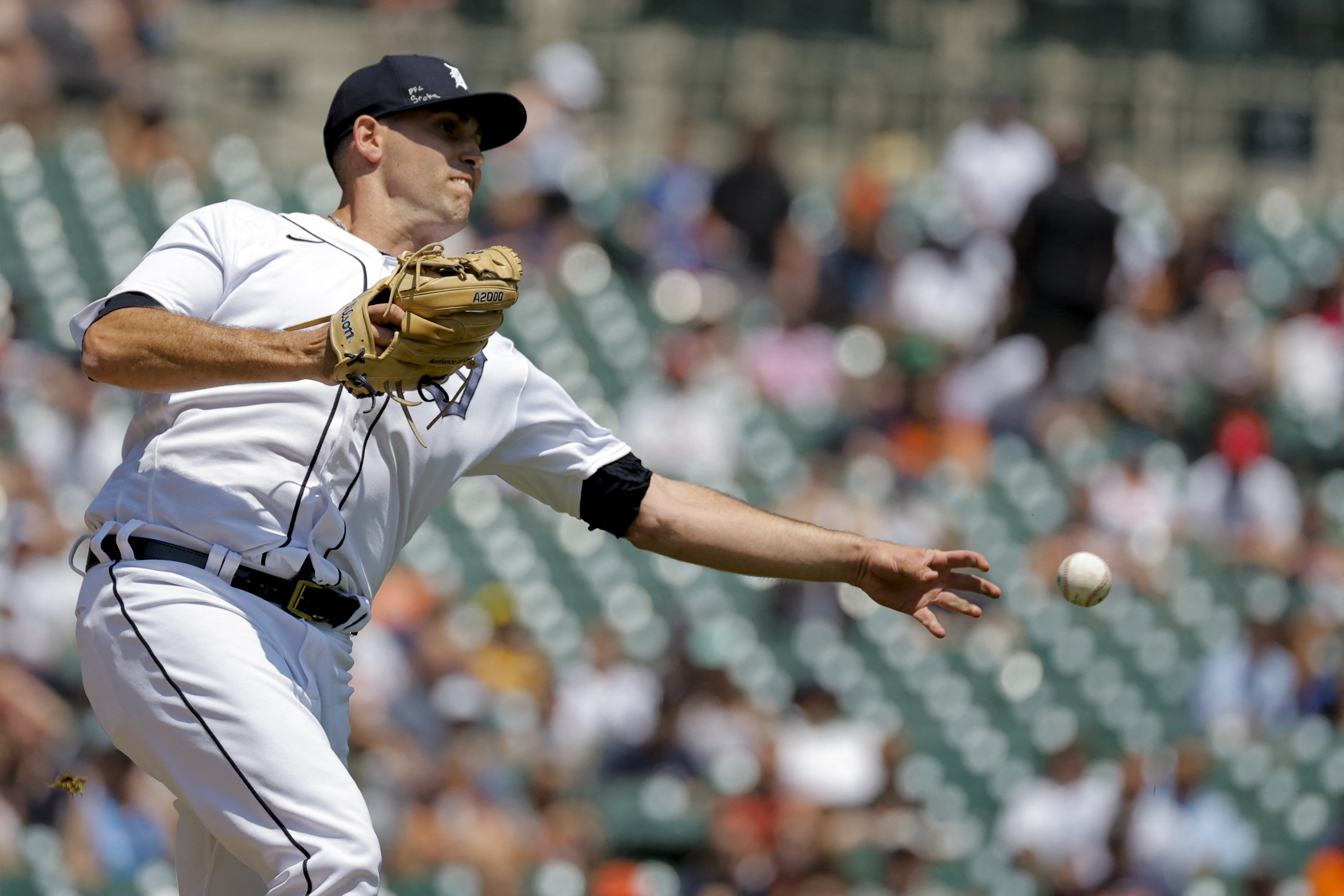 Corey Seager provides offense, Rangers pitchers shut out Tigers