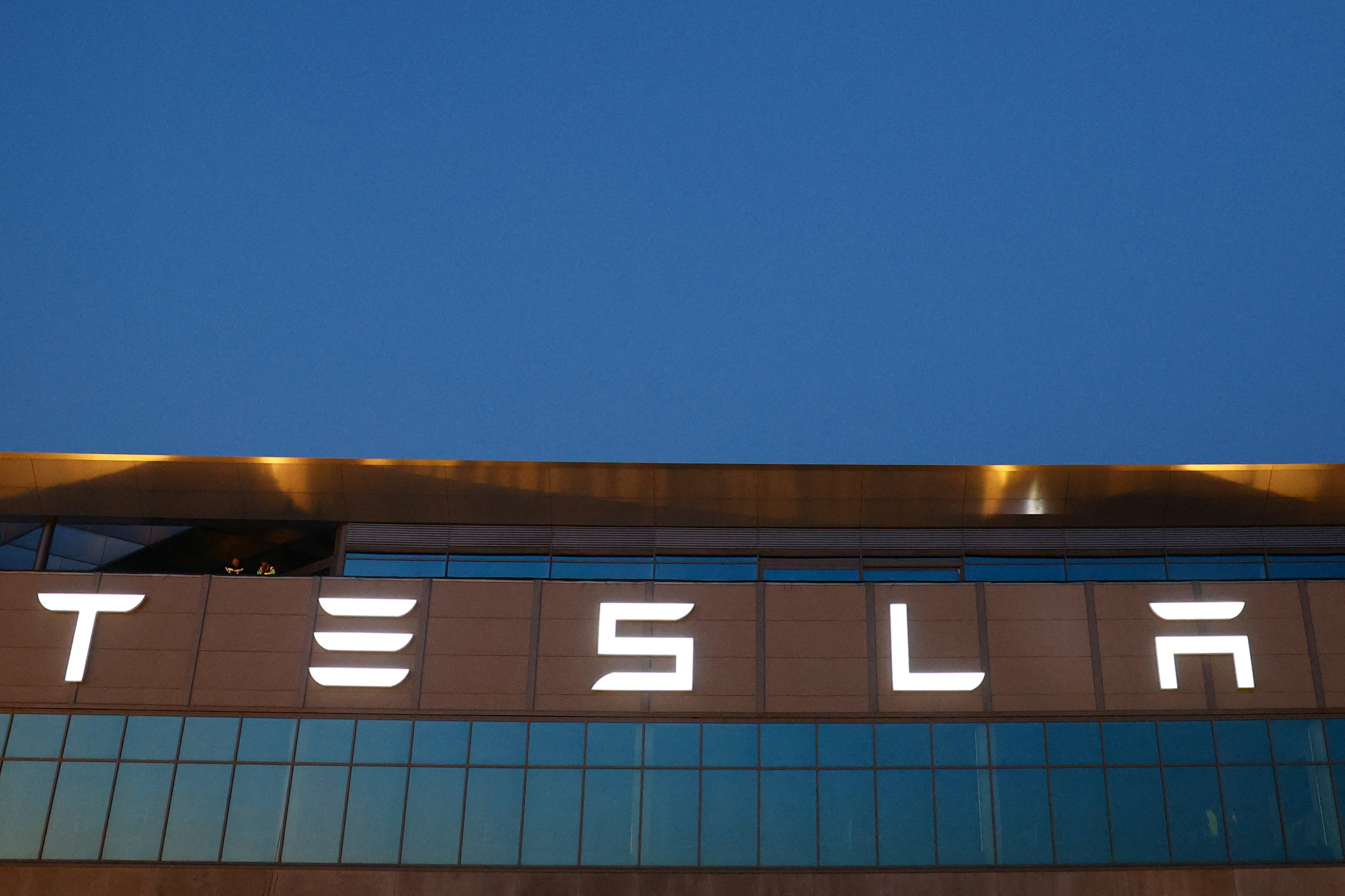 Tesla to give permanent jobs to 500 temporary staff at German ...