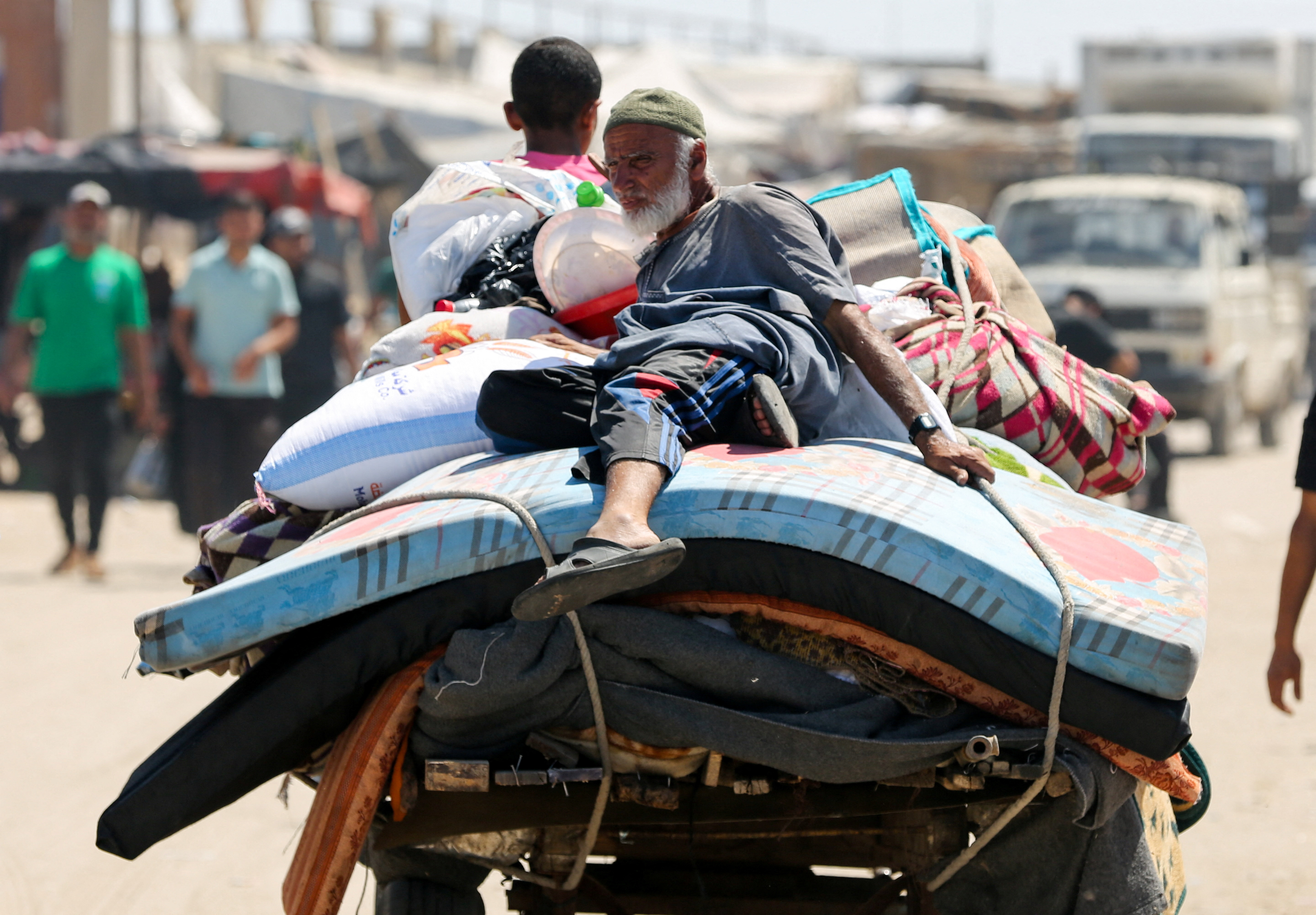 Palestinians flee Rafah due to an Israeli military operation