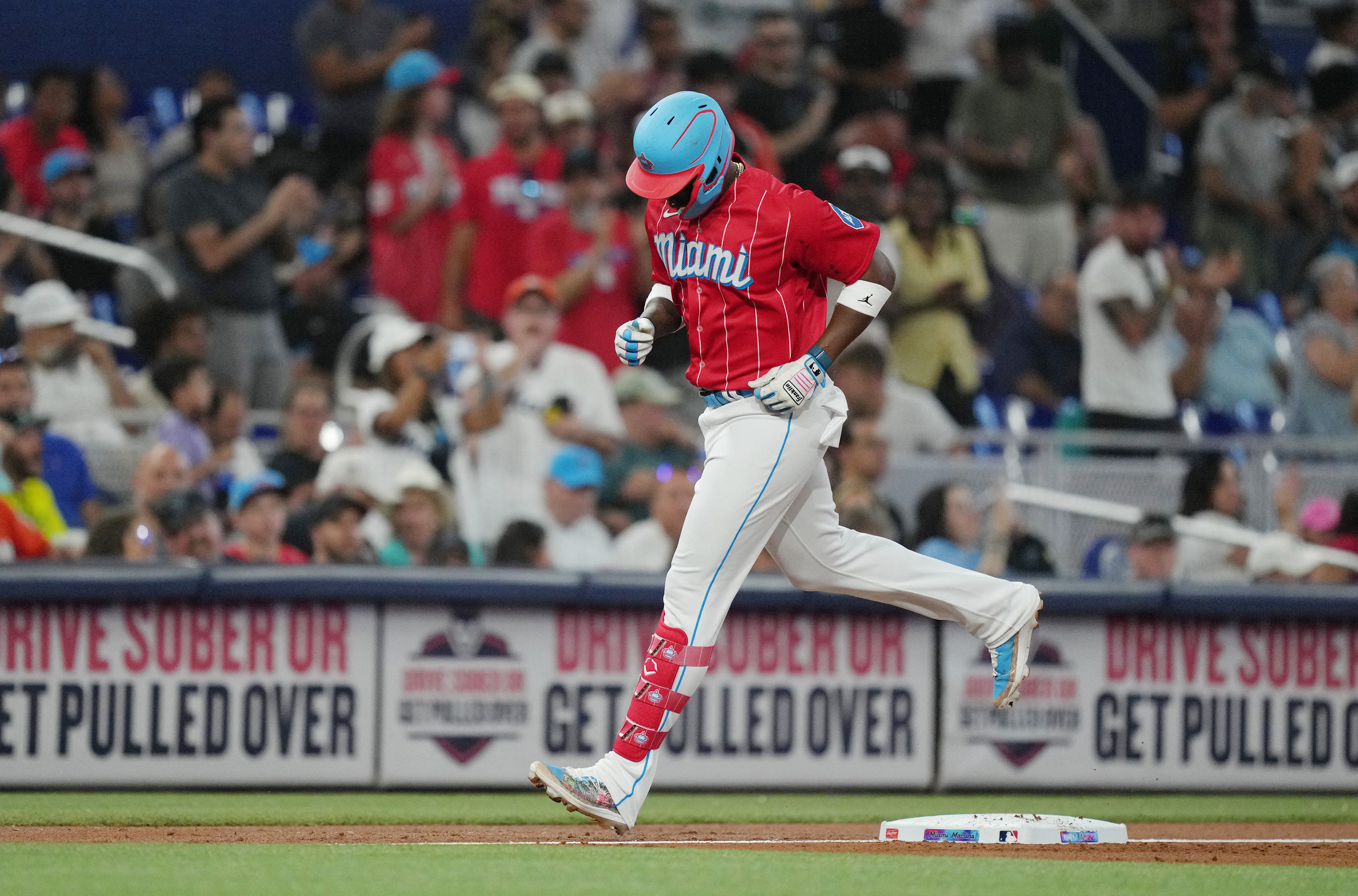 Marlins halt Phillies' 13-game road winning streak