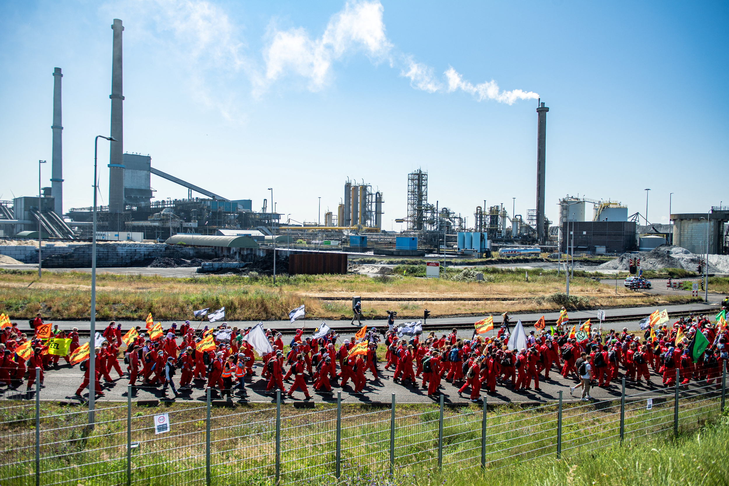 IJMUIDEN - The band Hang Youth performs for the climate activists who  demonstrate at steel factory Tata Steel IJmuiden. Action groups and local  residents want the government to intervene against the company's