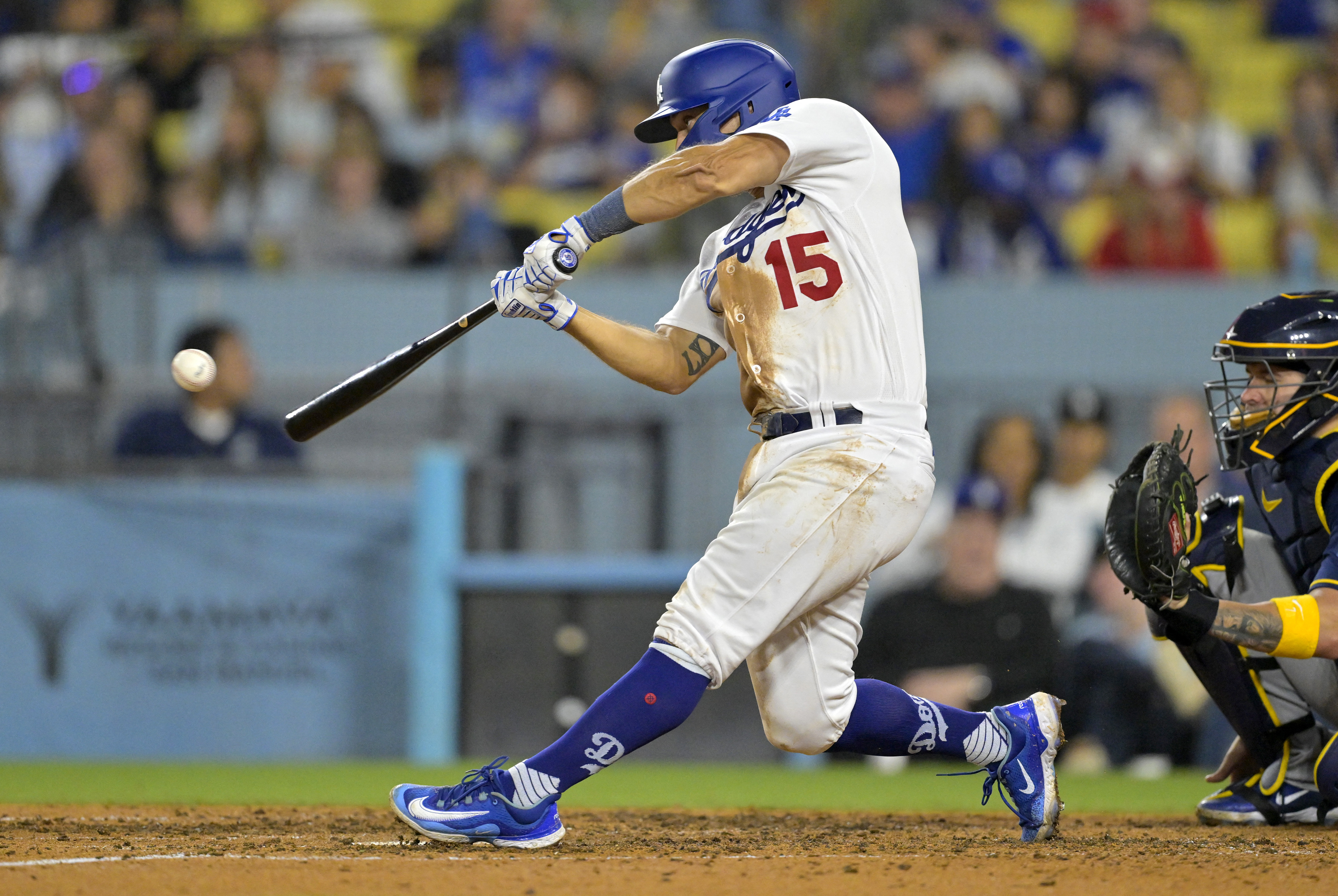 Austin Barnes sparks rally as Dodgers win Game 1 of doubleheader