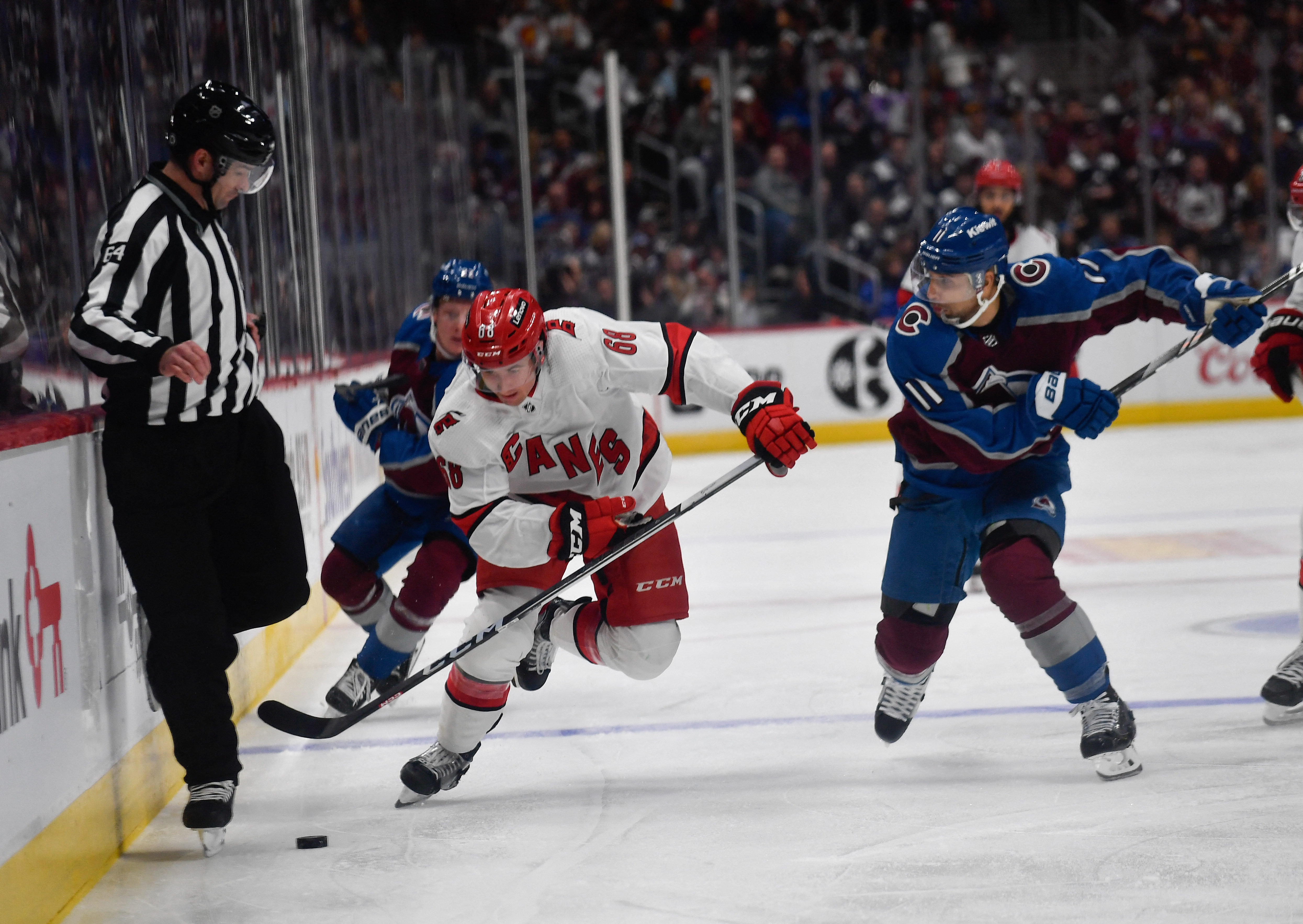 Eight hours pass between first and second periods, but Avalanche