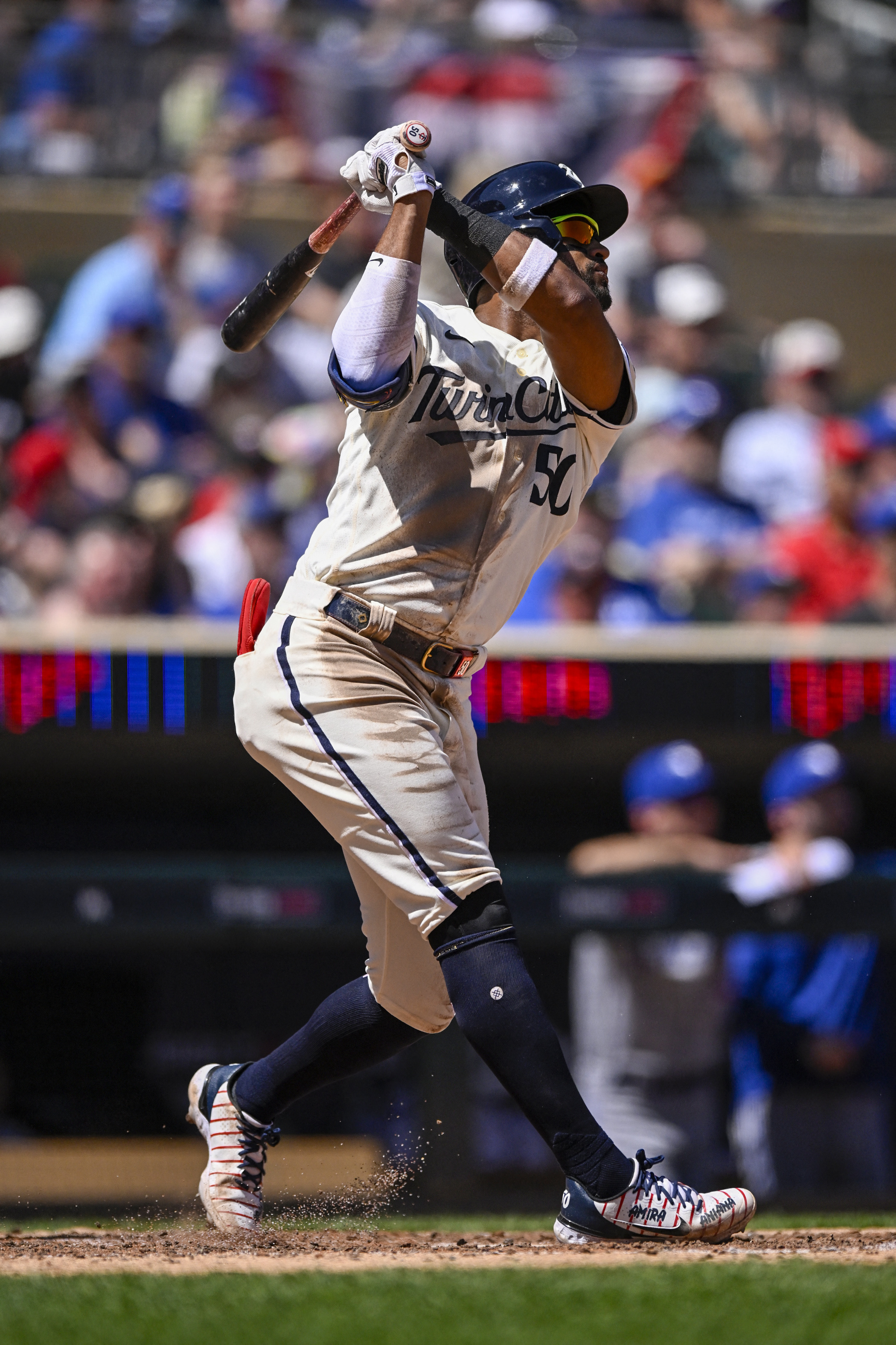 Willi Castro homers twice to propel Twins past Blue Jays