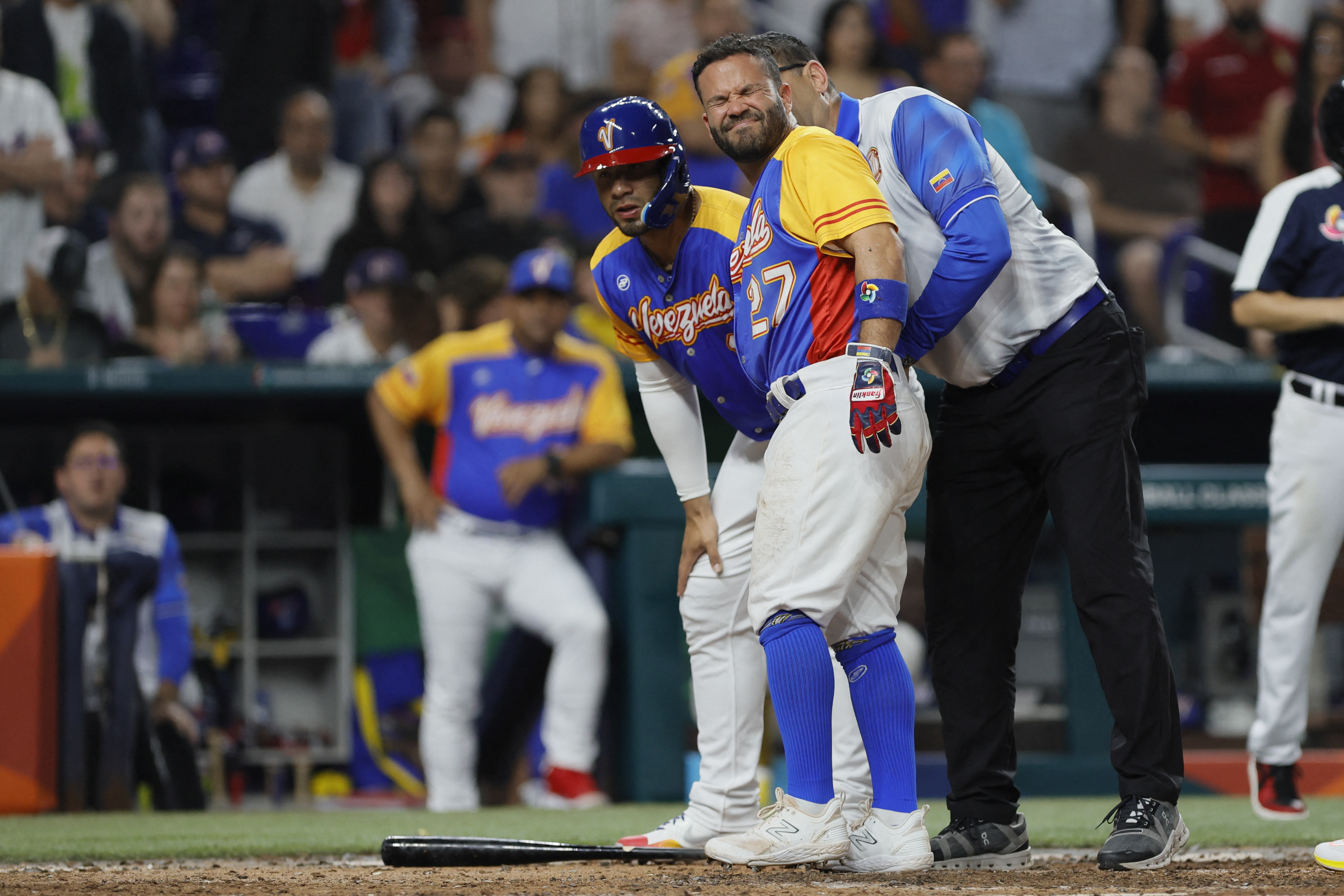 Team USA outlasts Venezuela in World Baseball Classic