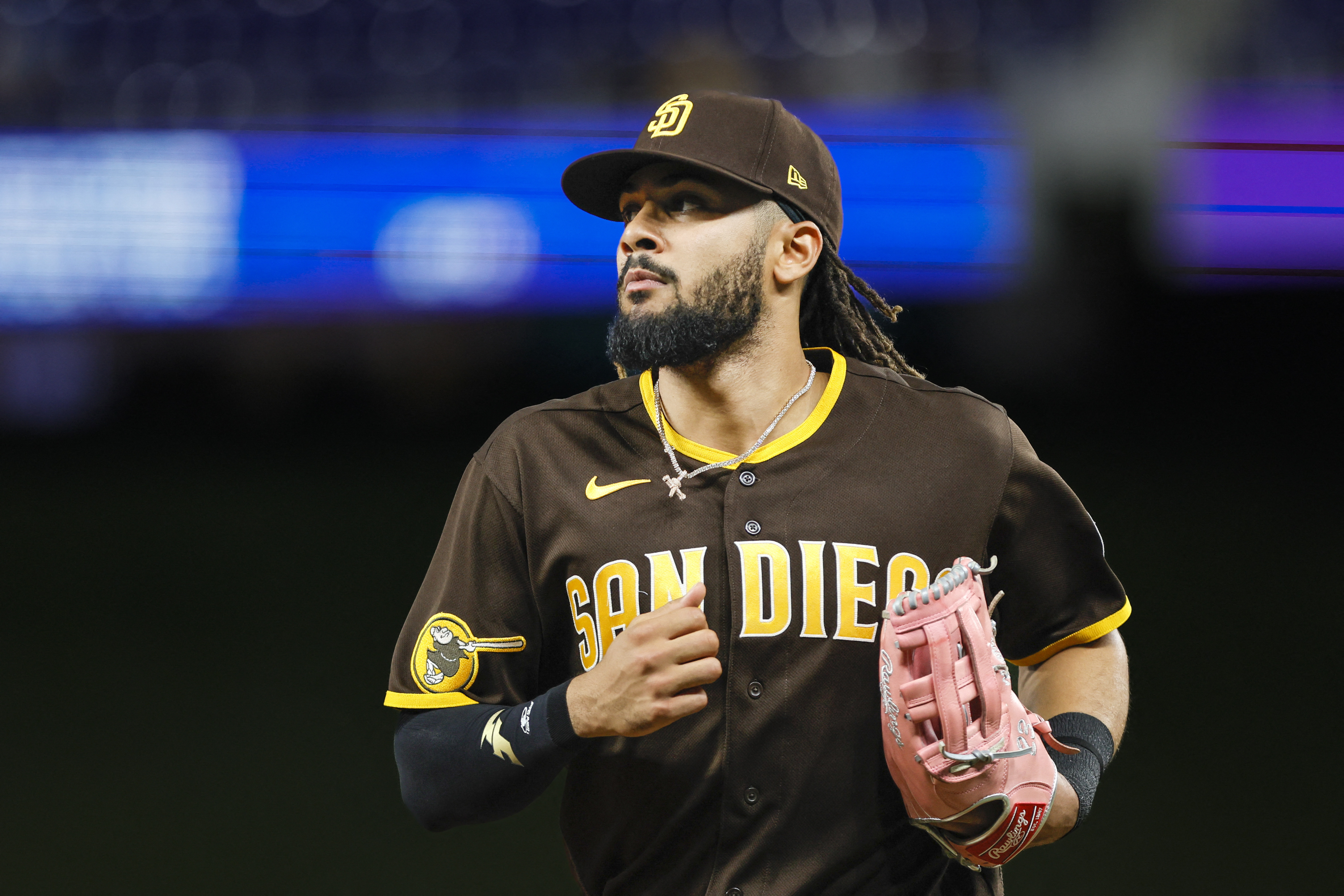 Ha-seong Kim makes play of the night in Padres-Marlins game [Video]