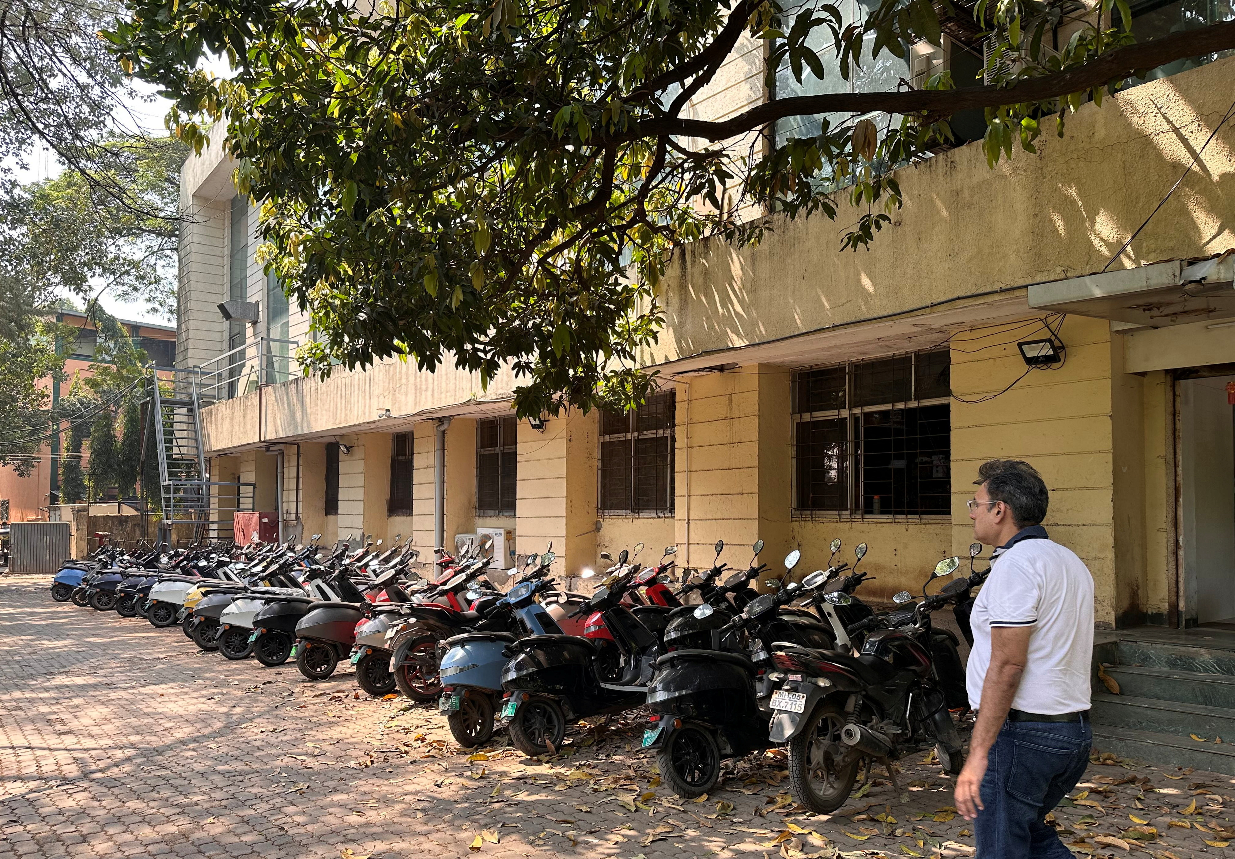 Service centre for scooty near online me