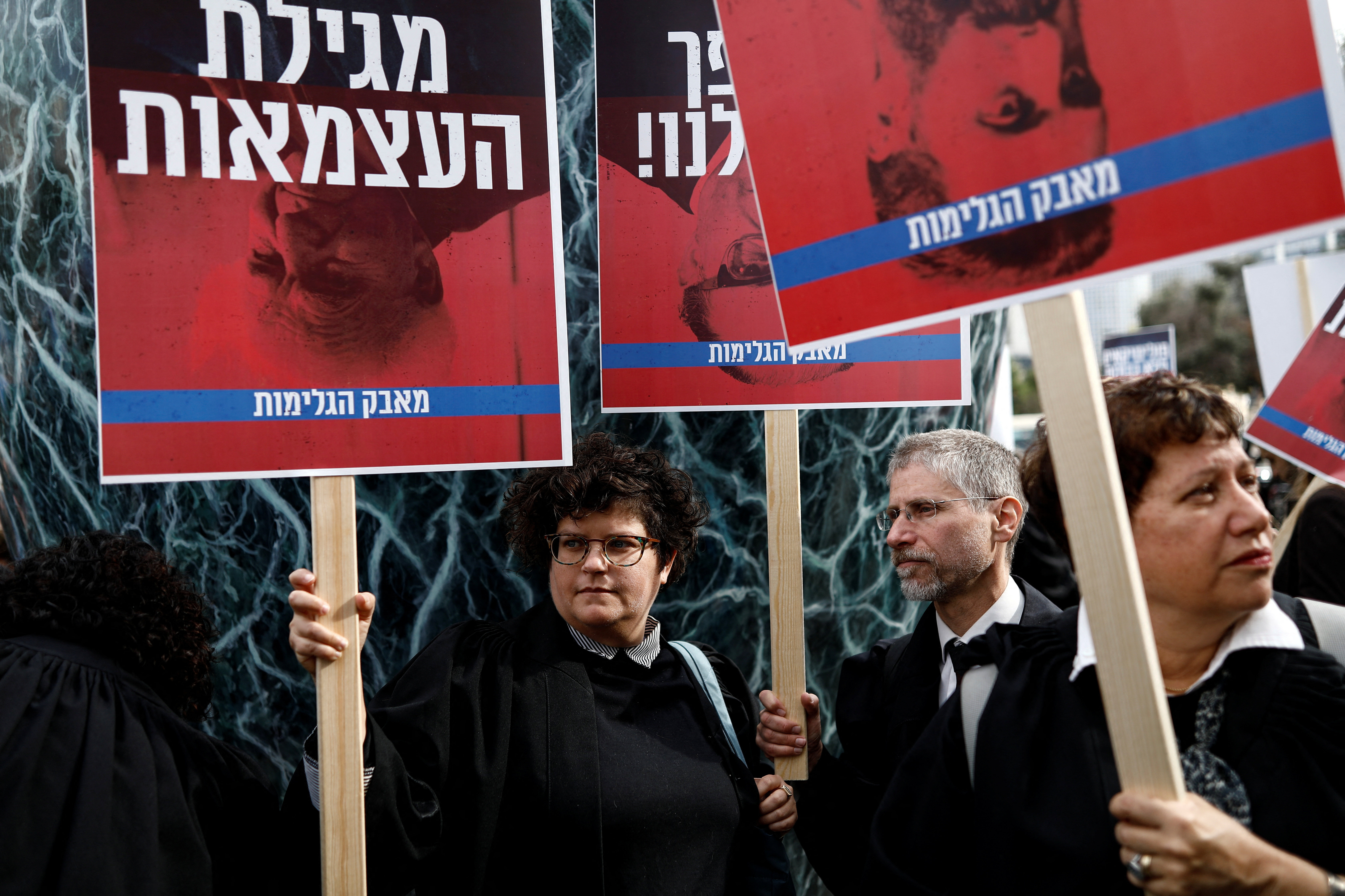 Private Israeli lawyers protest Netanyahu's government court reform in what they call 