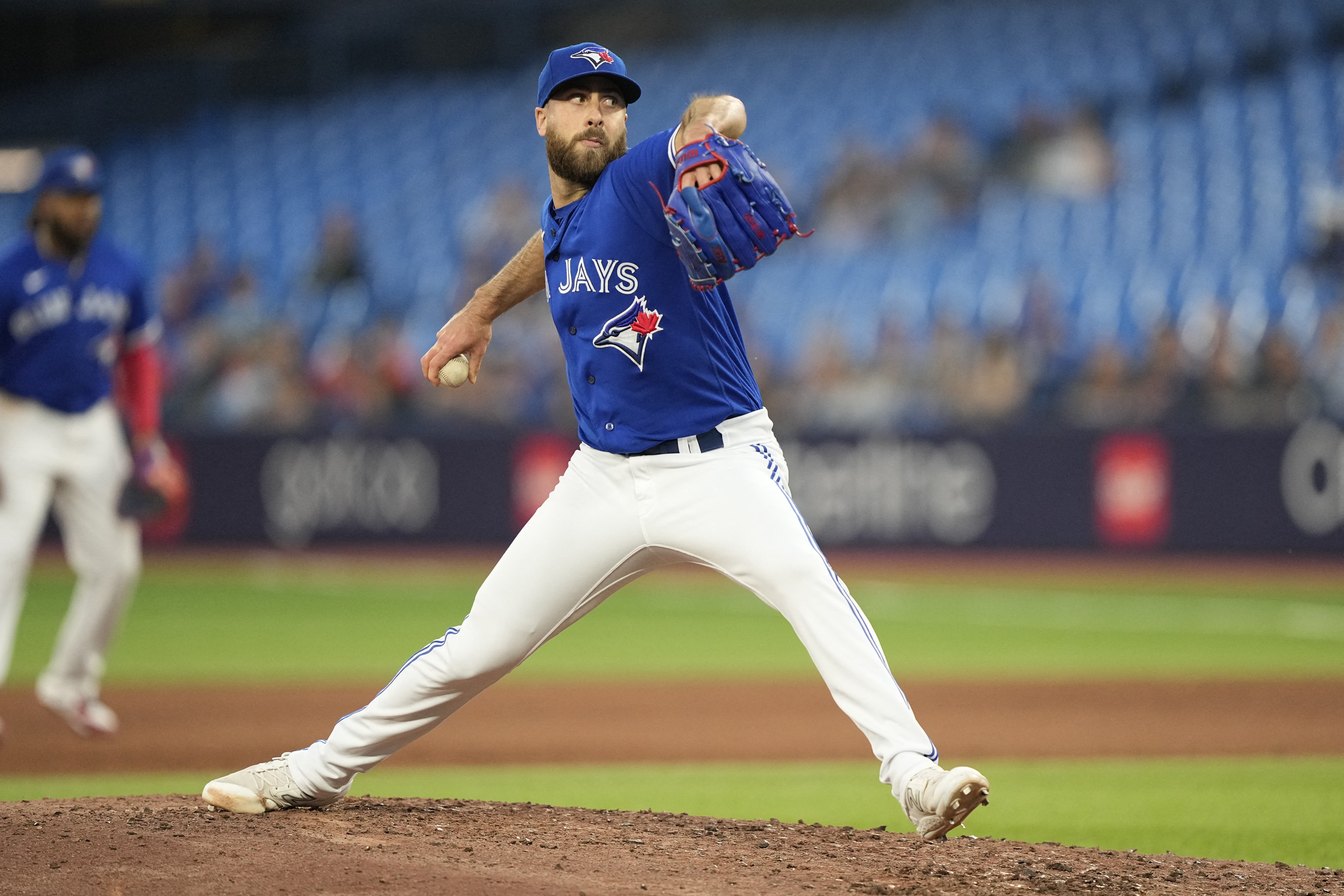 Blue Jays close out Astros with 'welcome to the bigs' heat