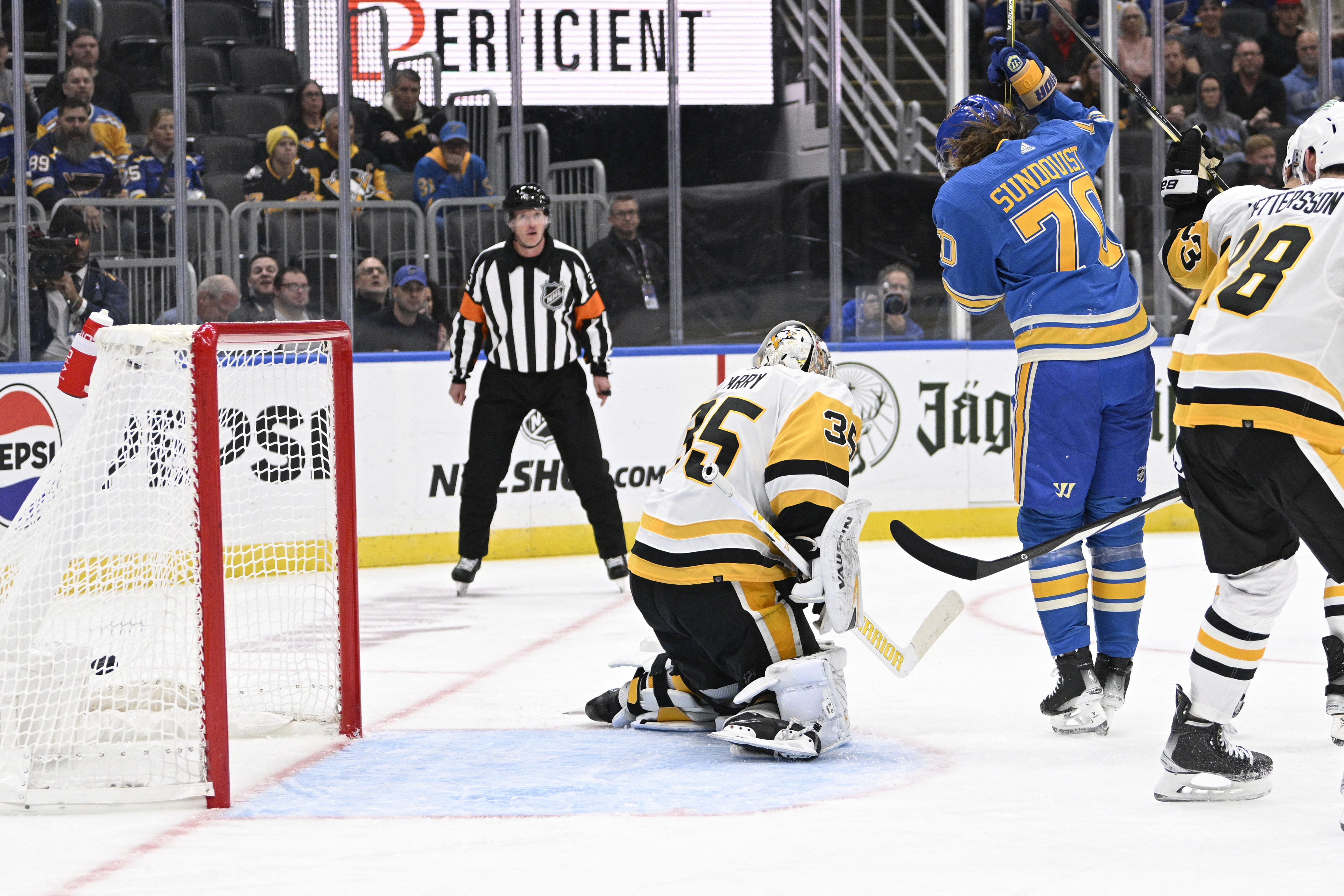 Blues finally get a lead, take down Penguins