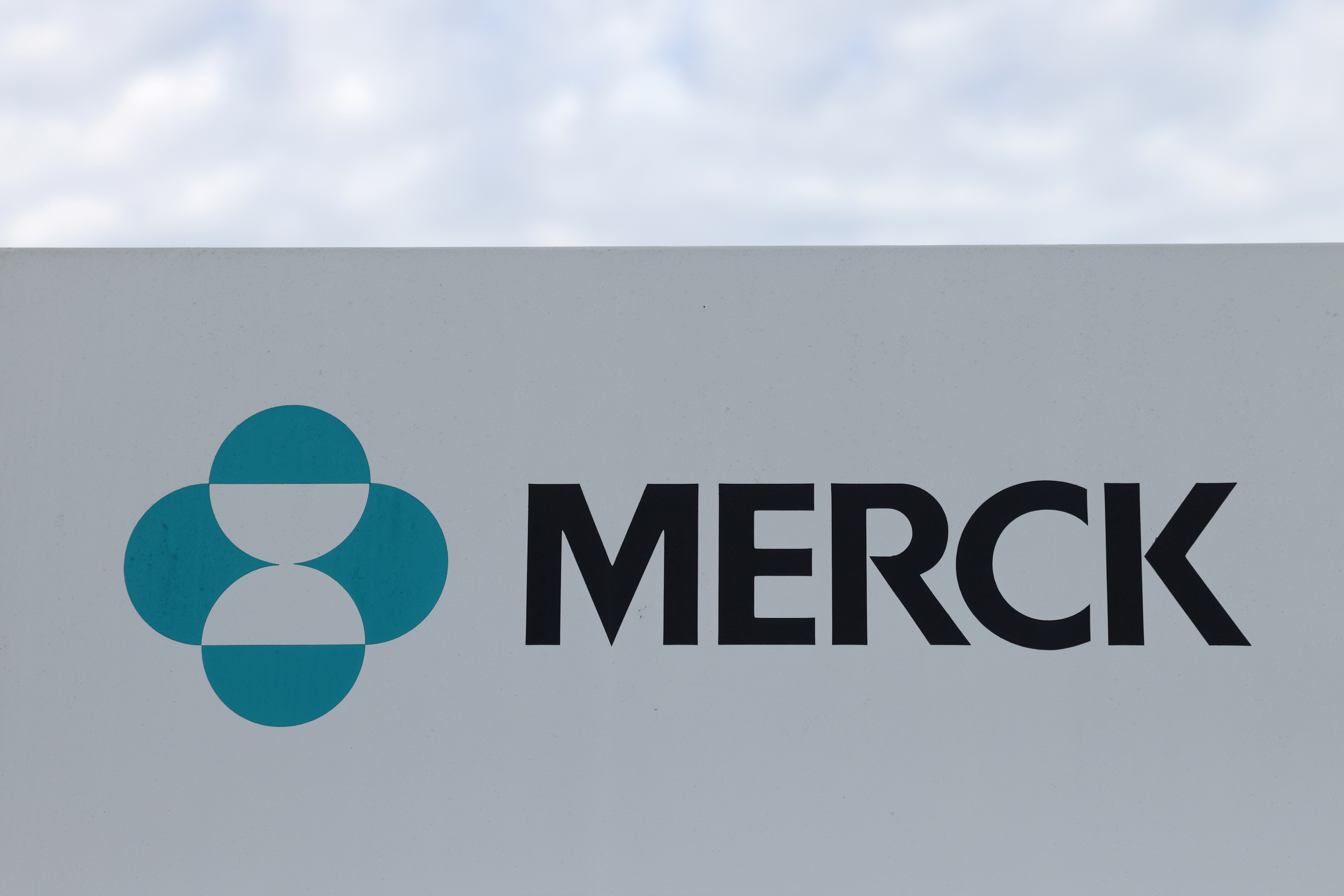 A sinalização é vista na sede da Merck & Co., em Kenilworth, Nova Jersey